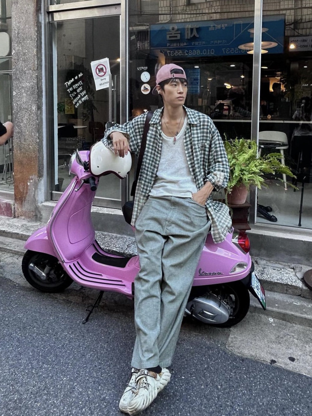 Crocs Echo Clog Real Tree Bone 착용 스타일