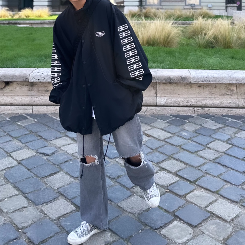 Balenciaga Short Windbreaker Black, Dior B23 Low Dior Oblique White & Black 착용 스타일 - 2
