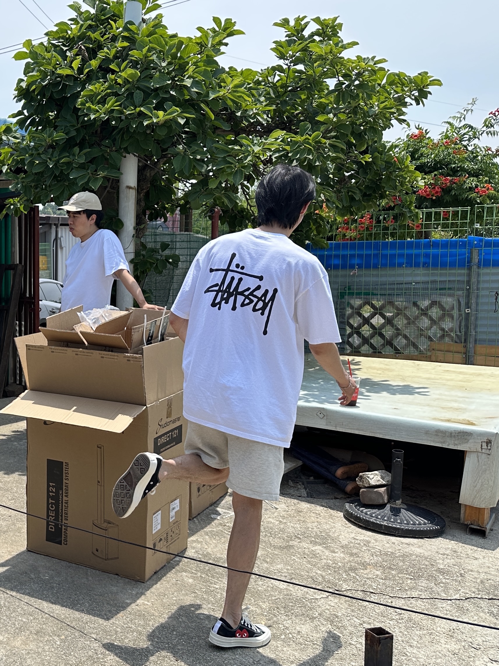 Converse x Play Comme des Garcons Chuck 70 Ox Black, Stussy Basic Stussy T-Shirt White 2023 착용 스타일 - 1