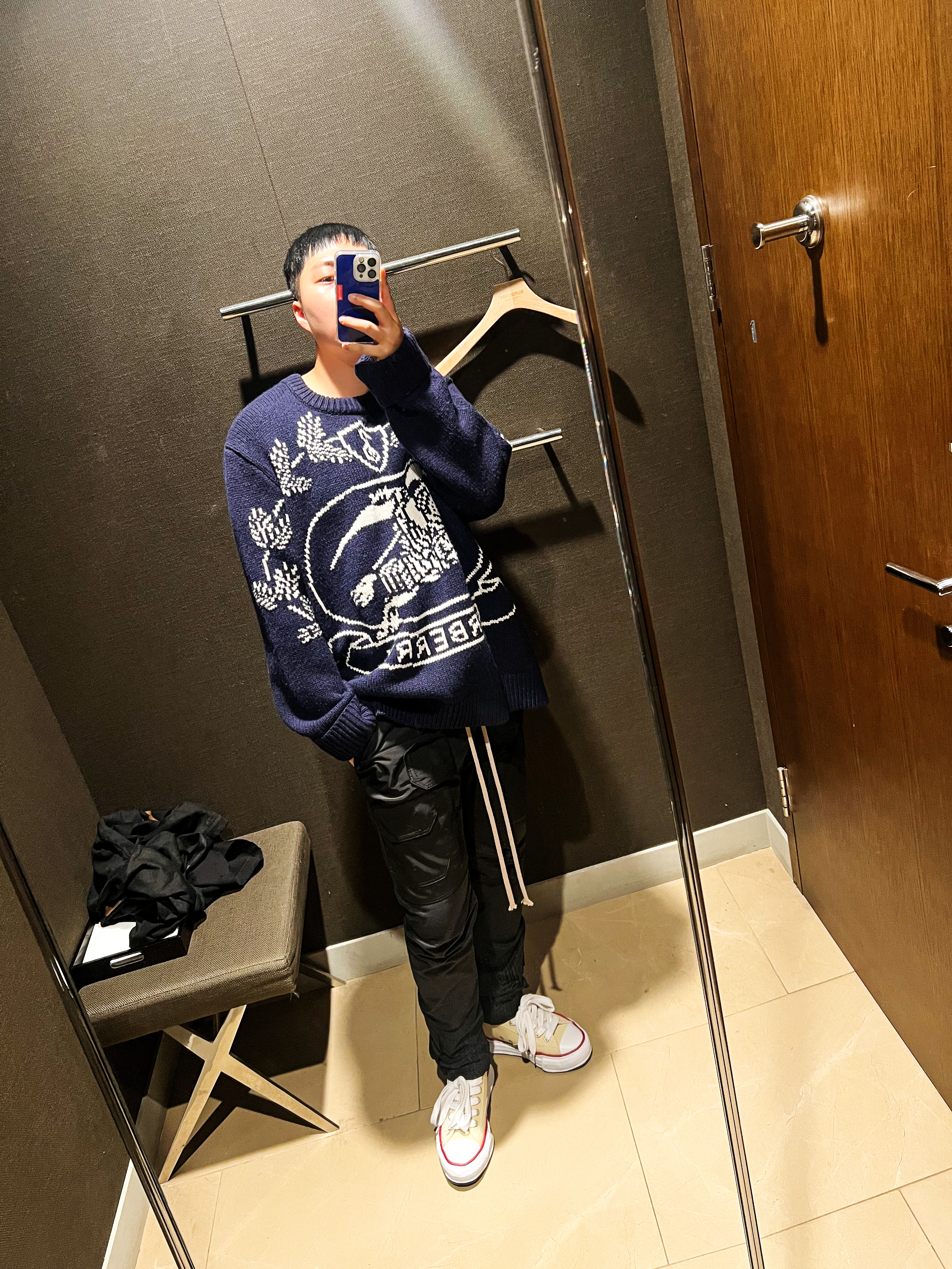 Burberry EKD Wool Jacquard Oversized Sweater Dark Thunder Grey, Undermycar Chiva Vintage Coating Multi Cargo Pants Mulch - 23SS 착용 스타일 - 1