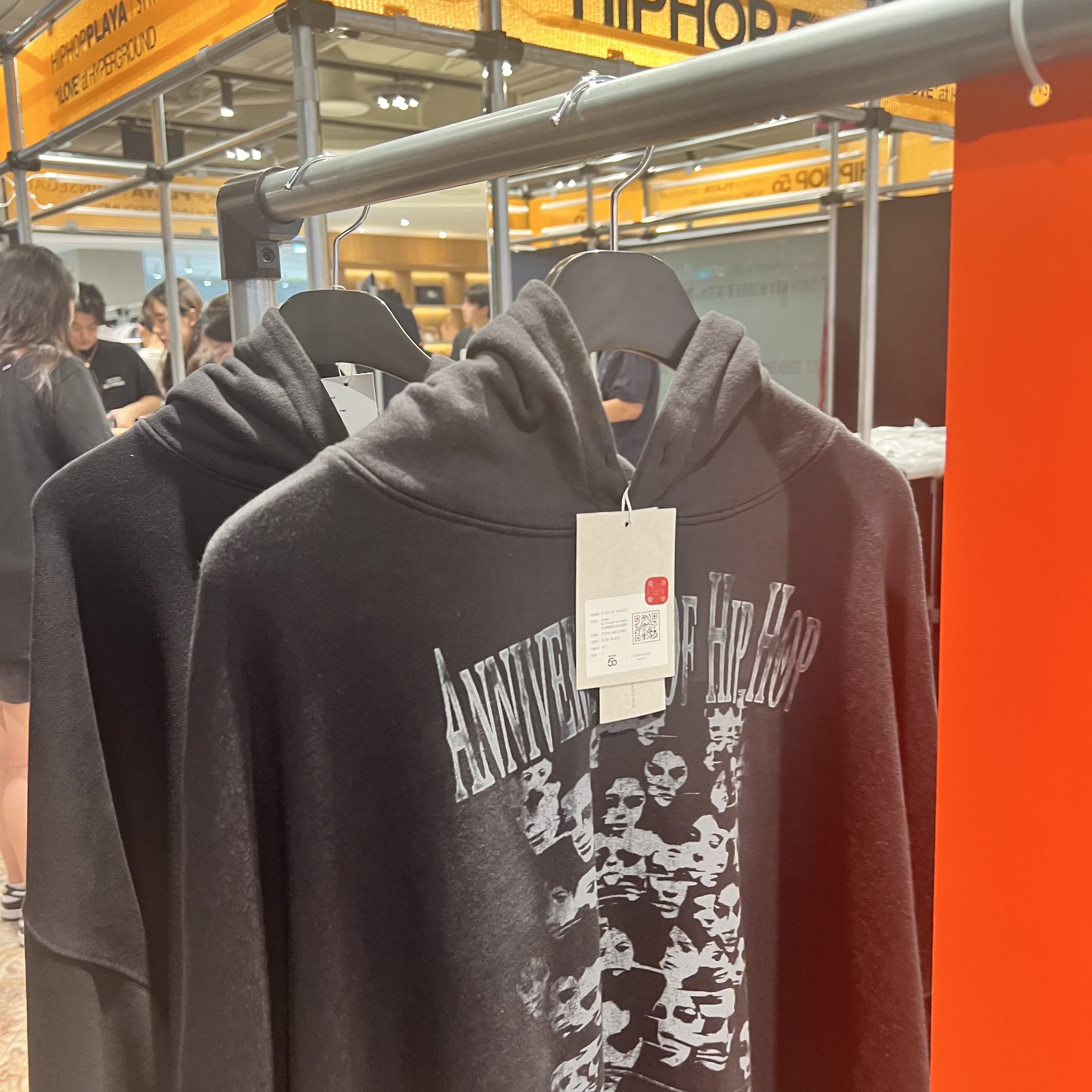 Undermycar 50th of Hiphop Anniversary Oversized Hoodie Real Black 착용 스타일