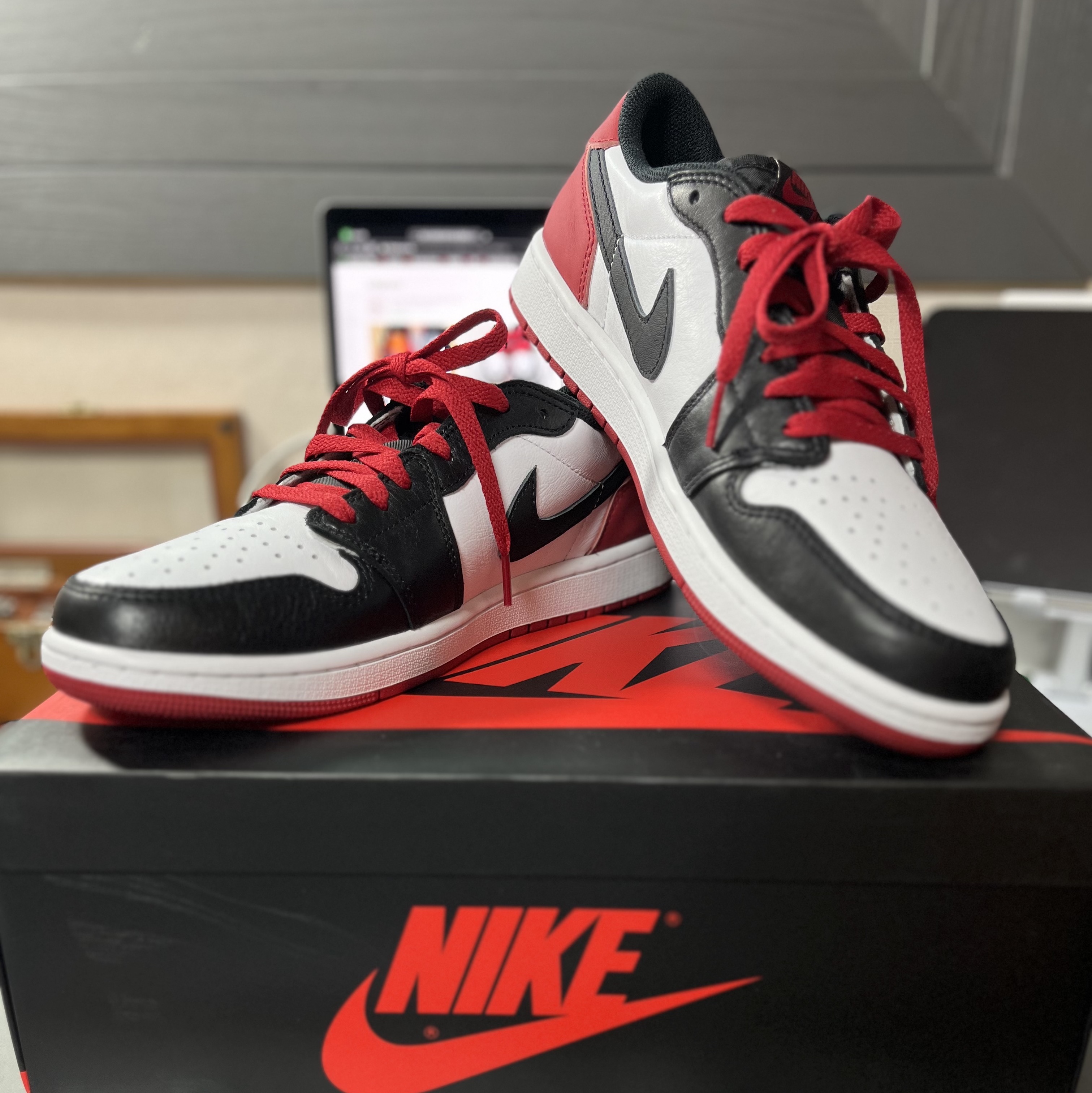 Jordan 1 Retro Low OG Black Toe 착용 스타일 - 1