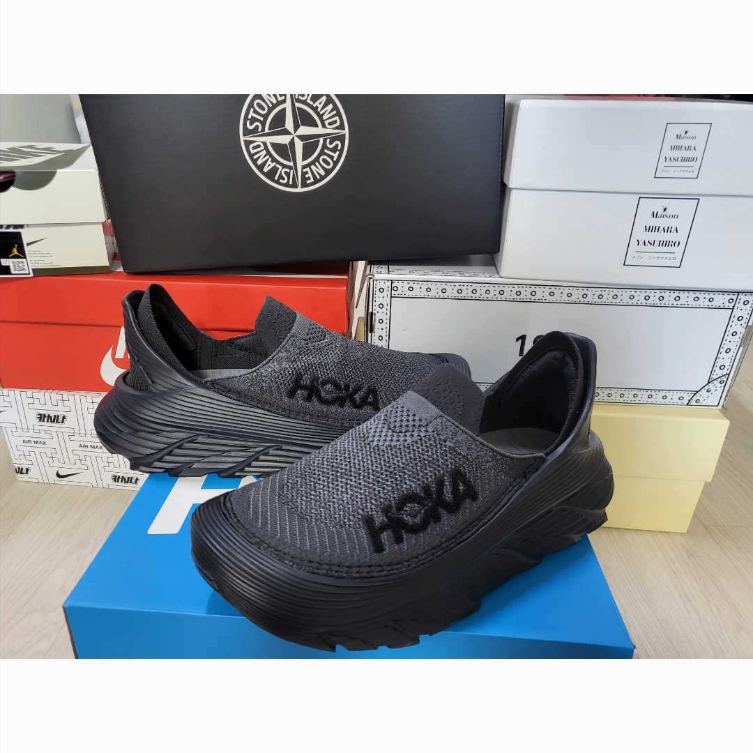 Hoka Restore TC Black 착용 스타일