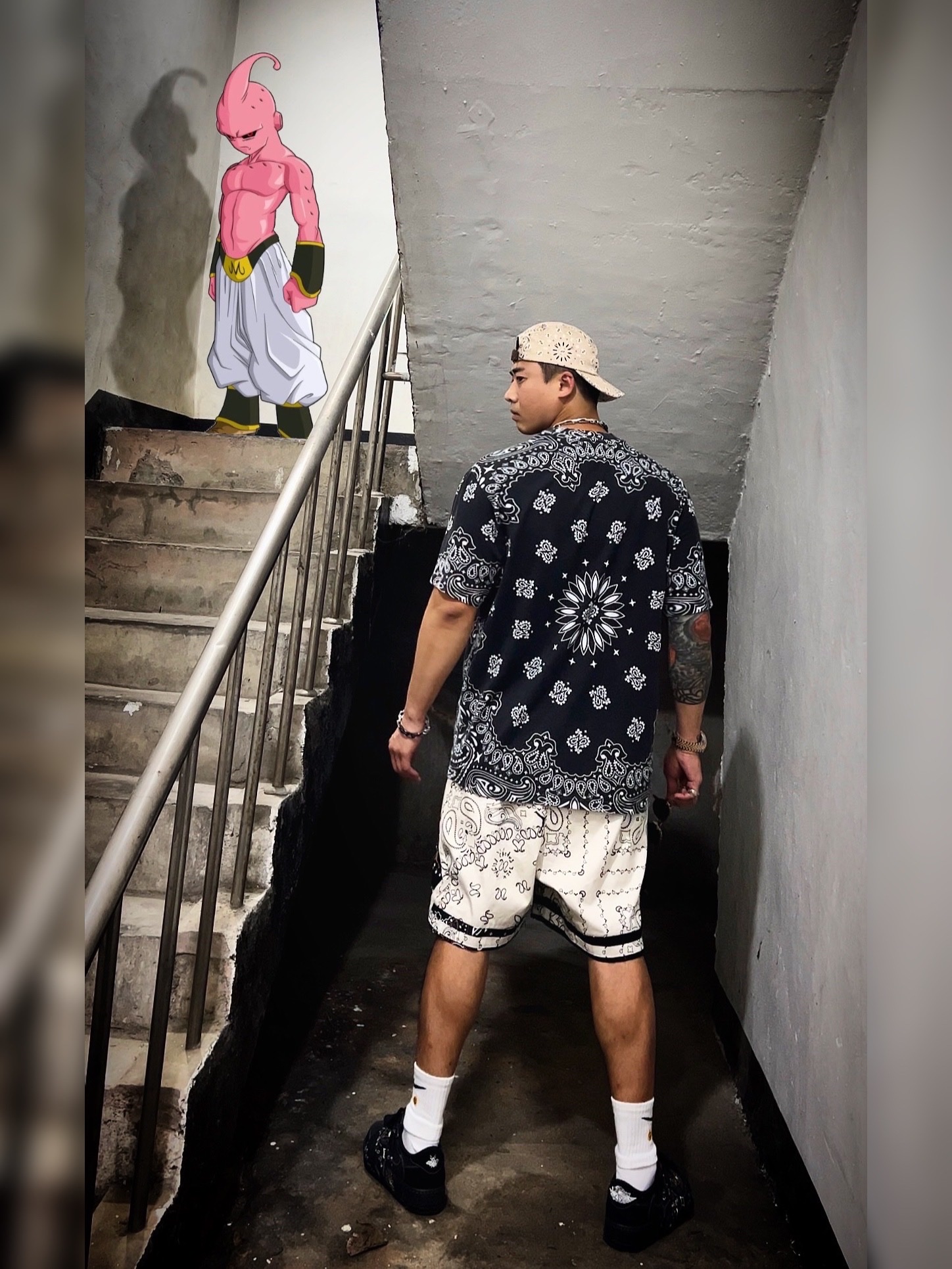 Supreme Bandana Camp Cap Tan - 21SS, Jordan x Travis Scott Shorts Light Iron Ore - US/EU 착용 스타일 - 1