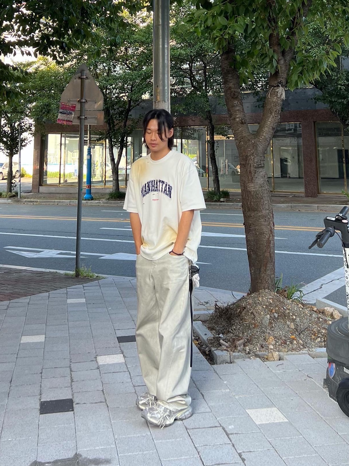 Balenciaga 3XL Sneakers Light Beige 착용 스타일 - 2