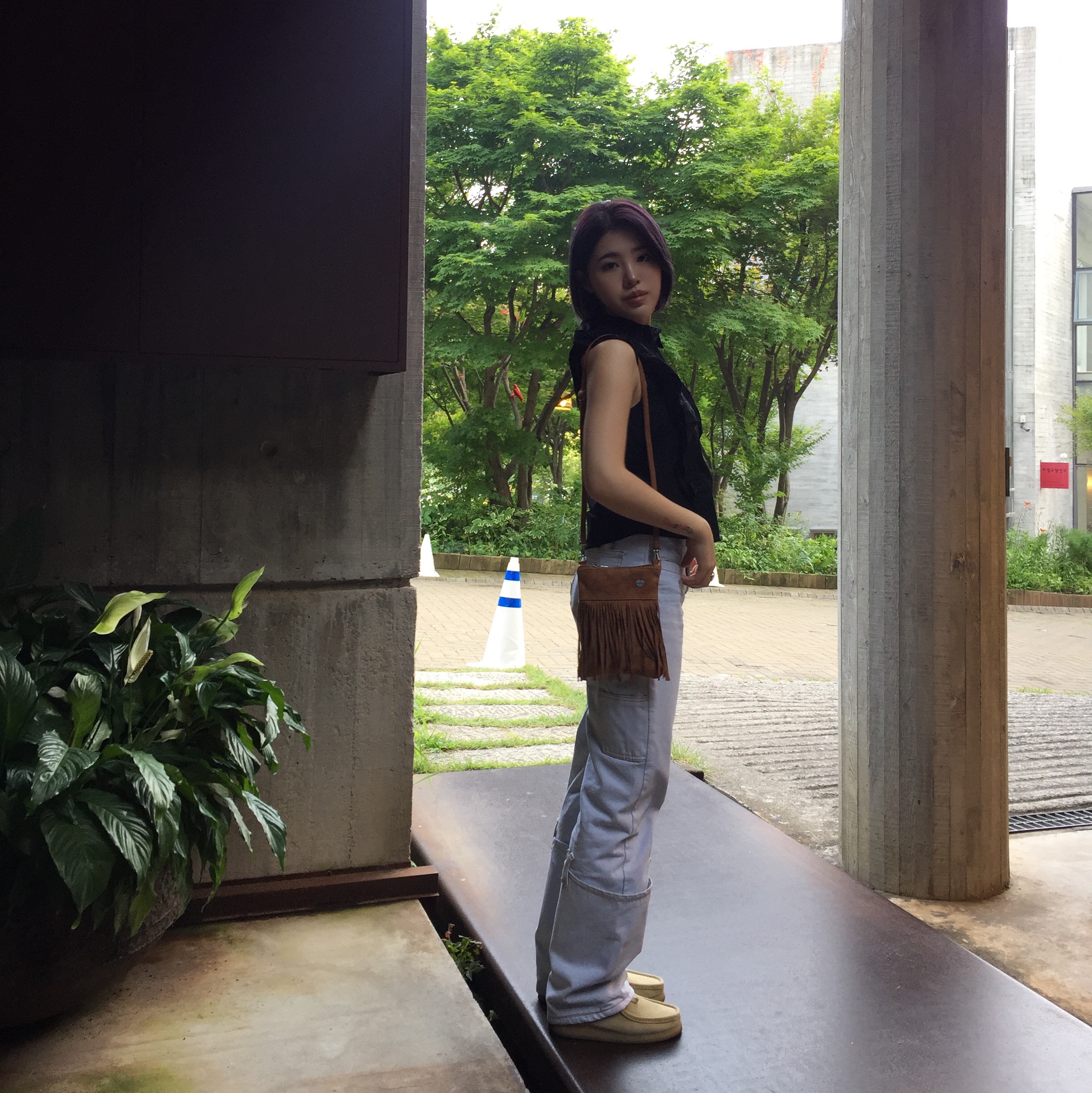 Clarks Wallabee Maple Suede 착용 스타일 - 2