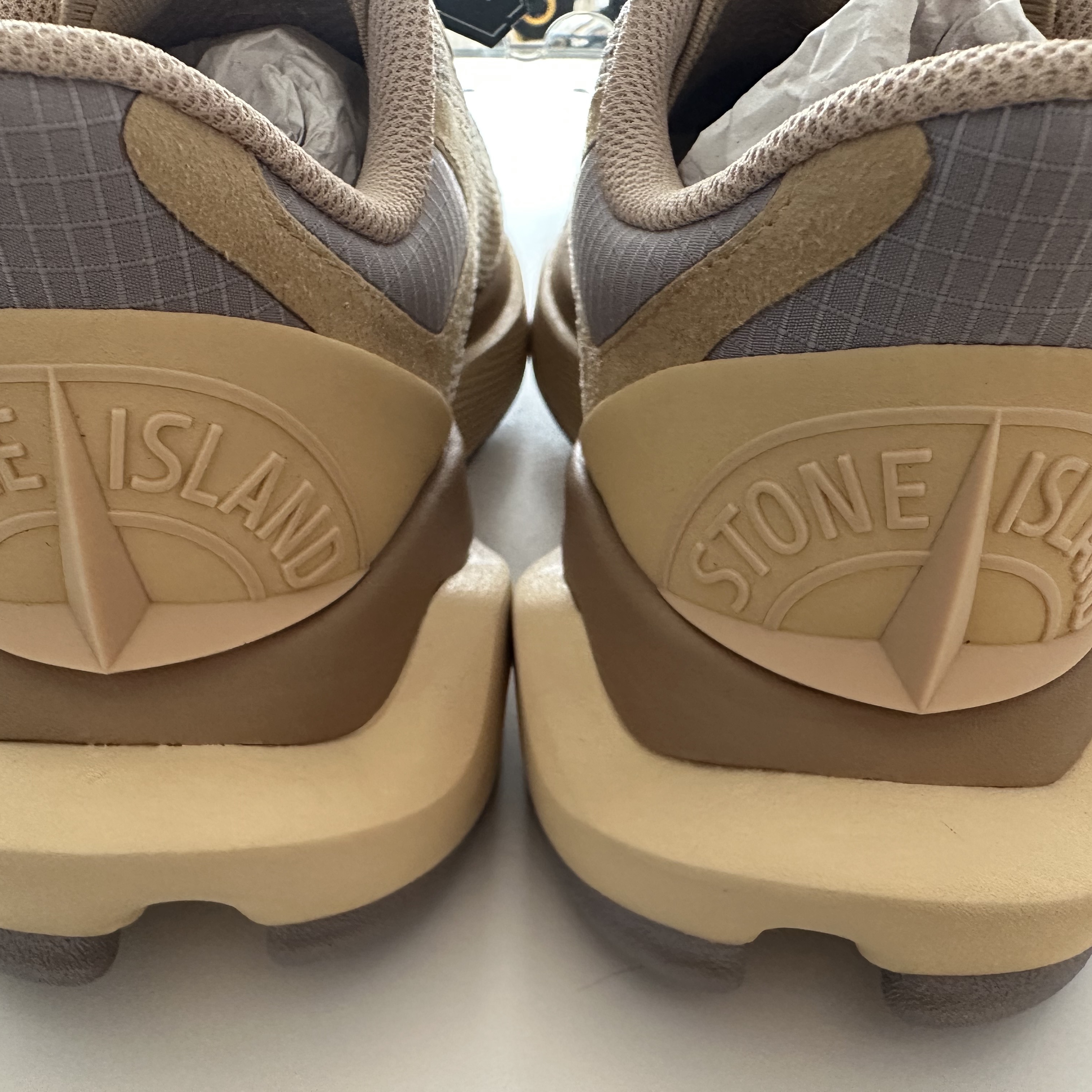 New Balance x Stone Island x Tokyo Design Studios FuelCell C1 Beige 착용 스타일 - 3
