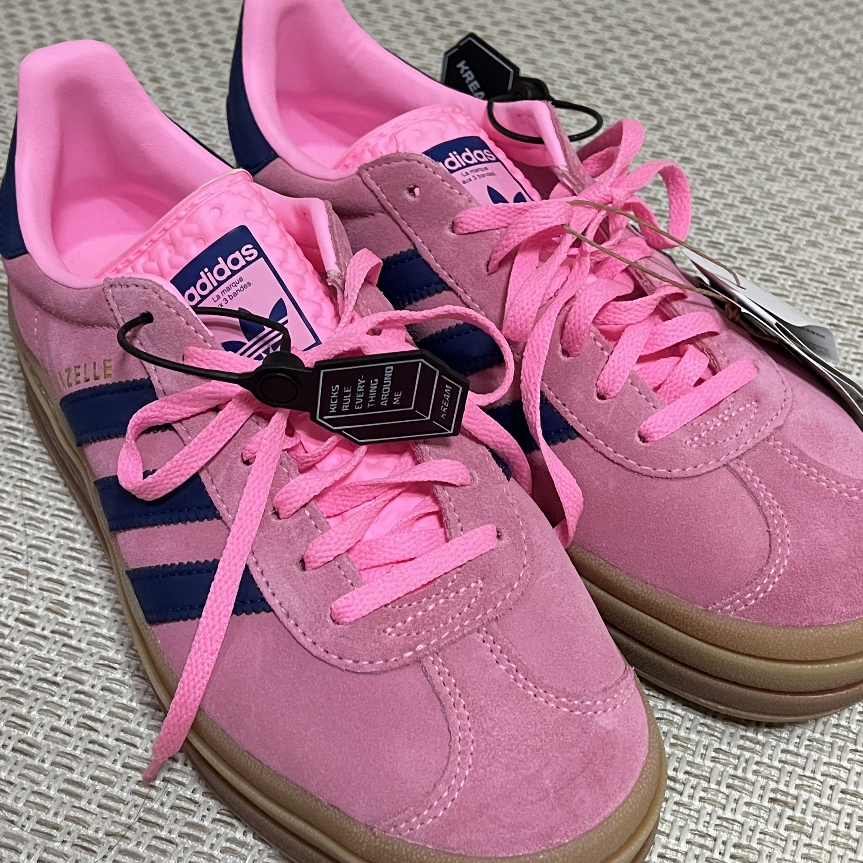 (W) Adidas Gazelle Bold Pink Glow Victory Blue 착용 스타일