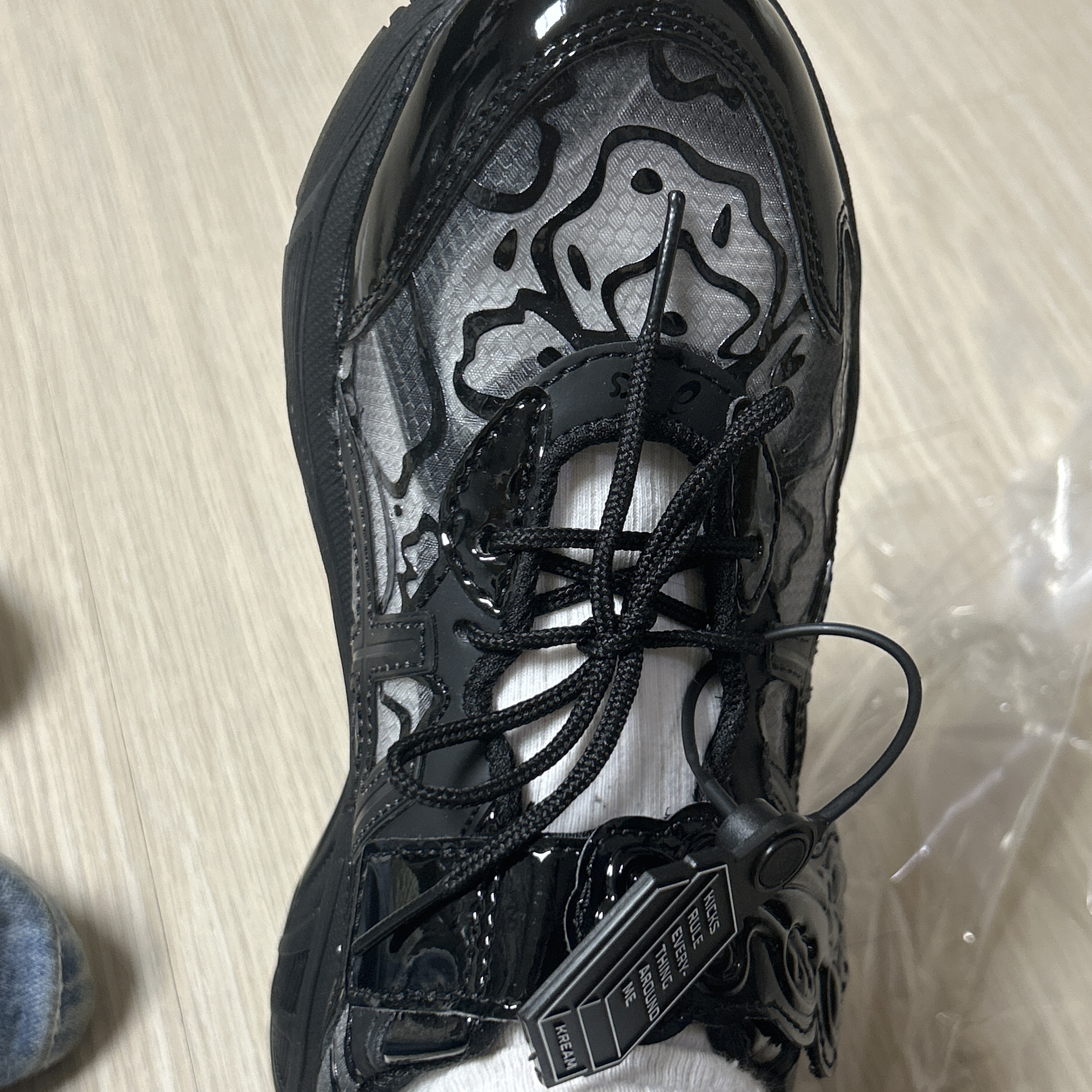 Asics x Cecilie Bahnsen GT-2160 Black 착용 스타일 - 2