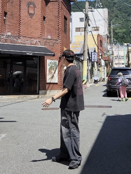 Nike x Matthew M Williams Zoom 004 Triple Black, [KREAM 단독] Etce Smocking Baggy Jean Grey 착용 스타일 - 2