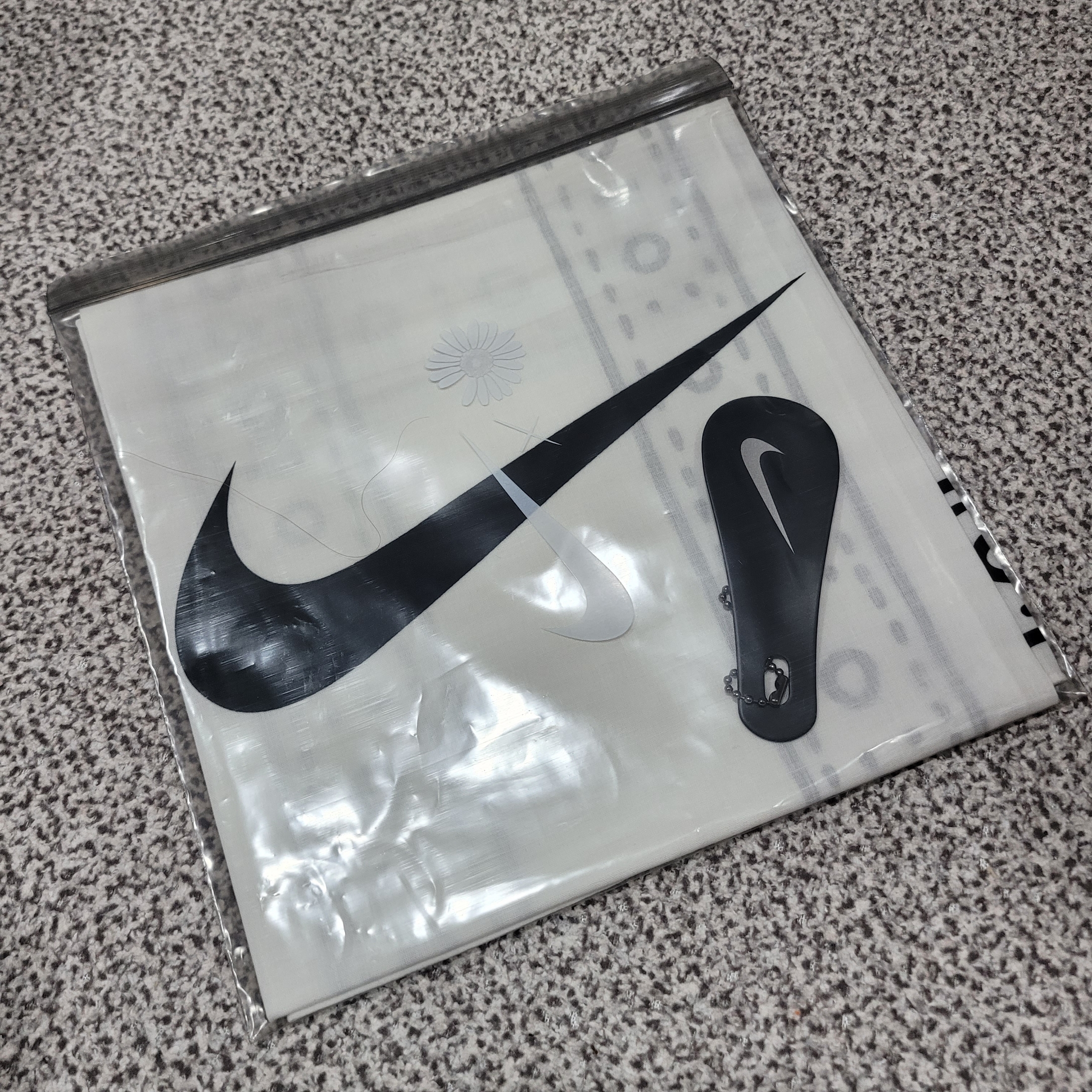 Nike x Peaceminusone Kwondo1 Black and White 착용 스타일 - 2