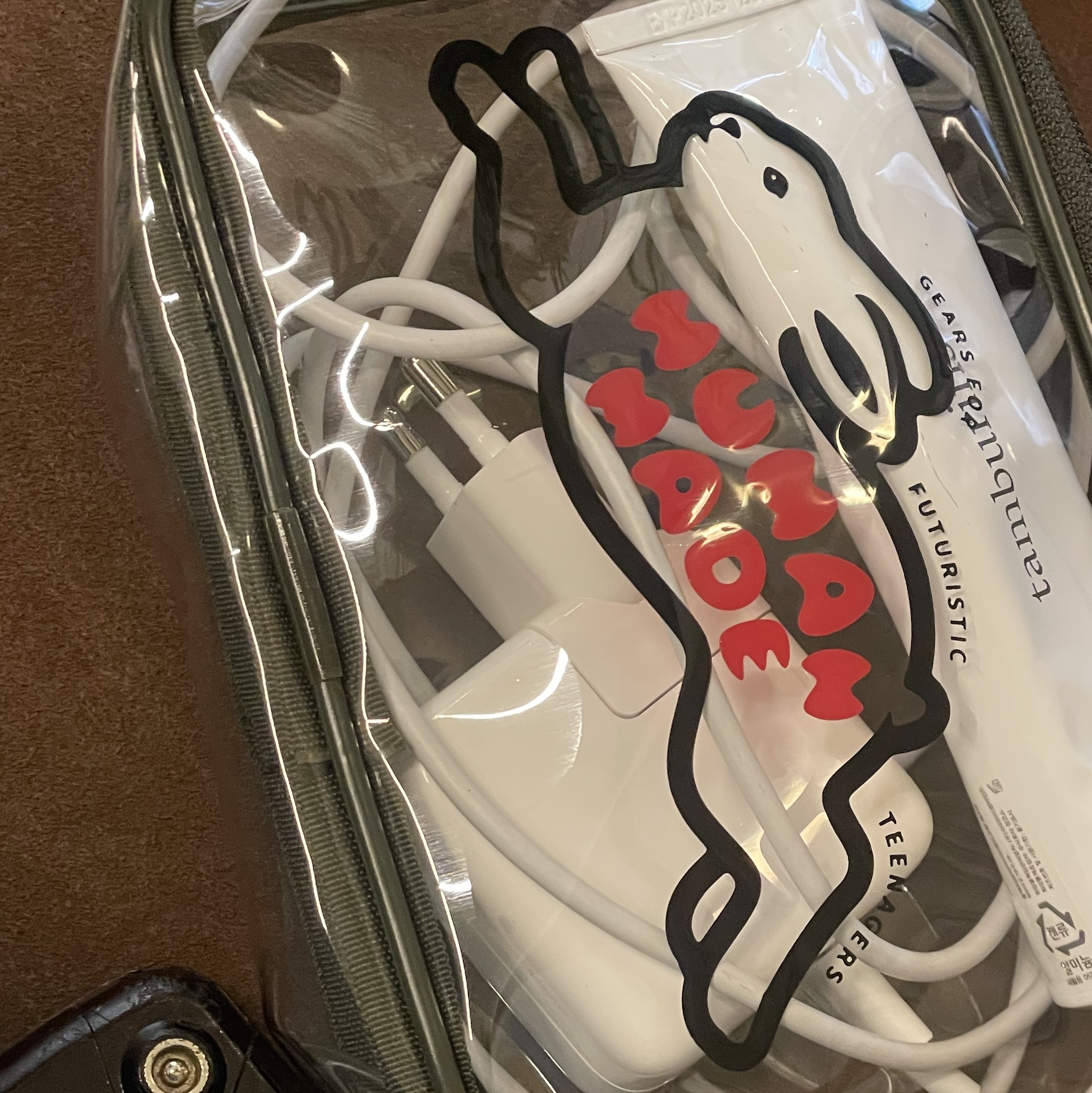 Human Made PVC Pouch Medium Clear 착용 스타일