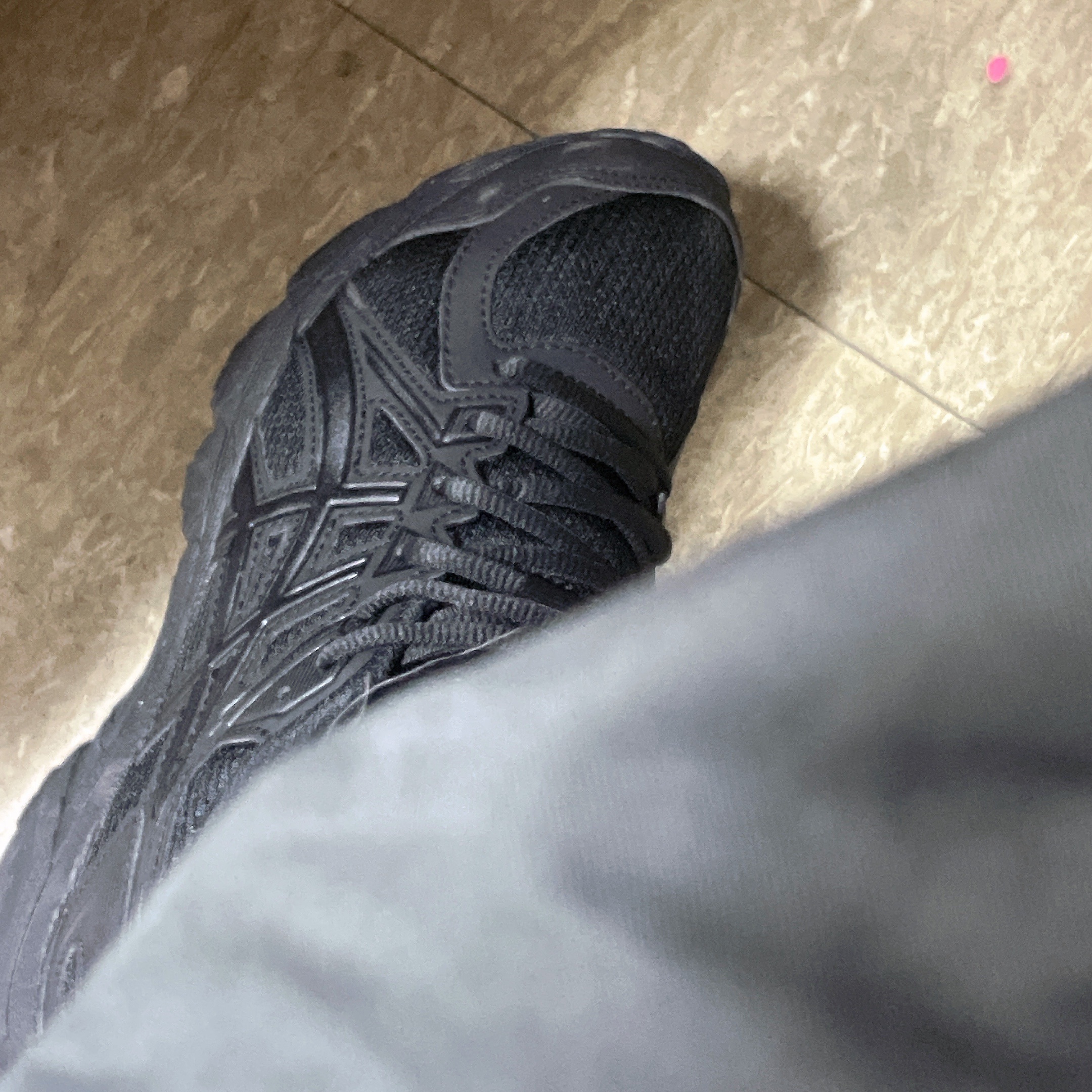 (W) Asics Jog 100 T Black - 2E Extra Wide 착용 스타일