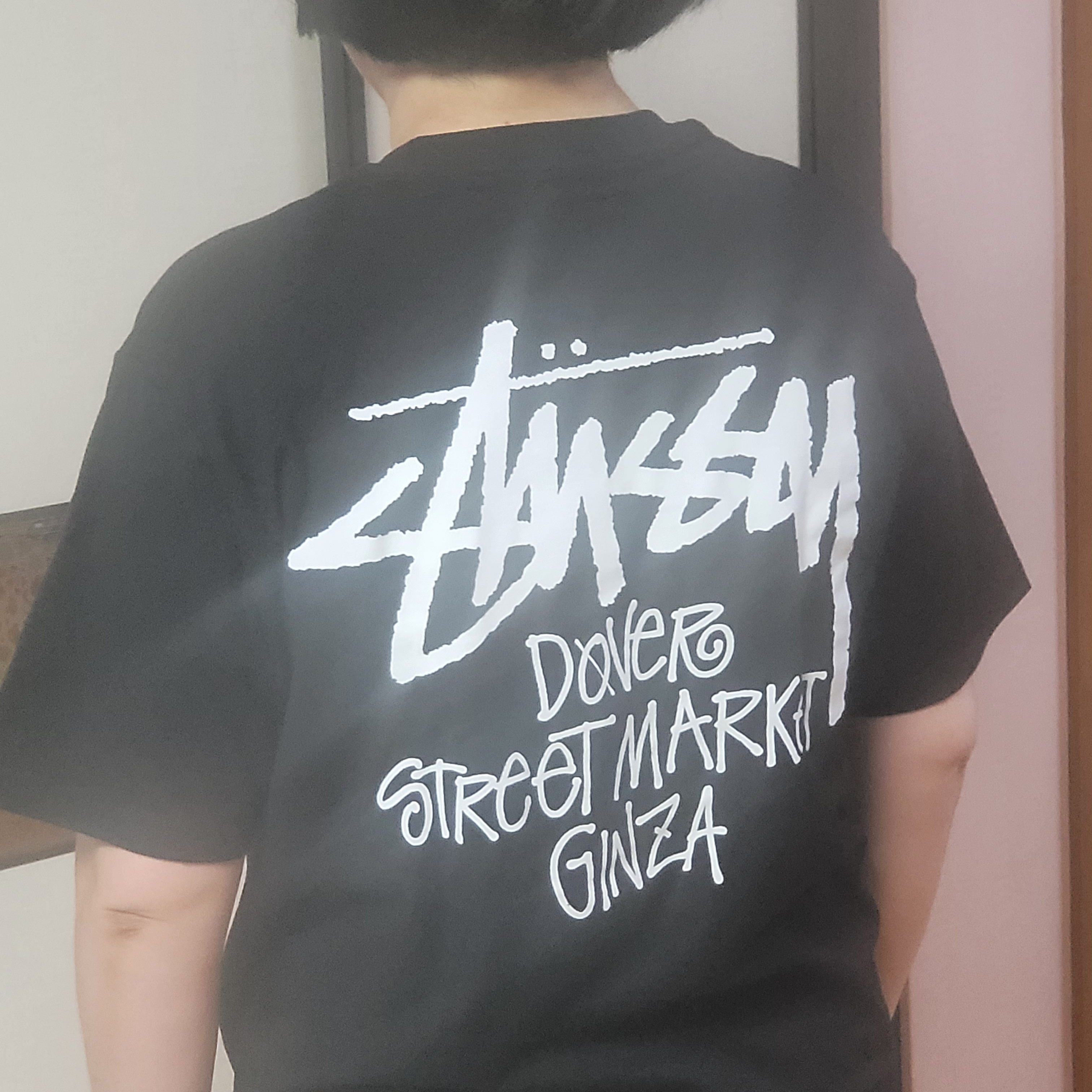 Stussy Stock DSM Ginza T-Shirt Black 착용 스타일