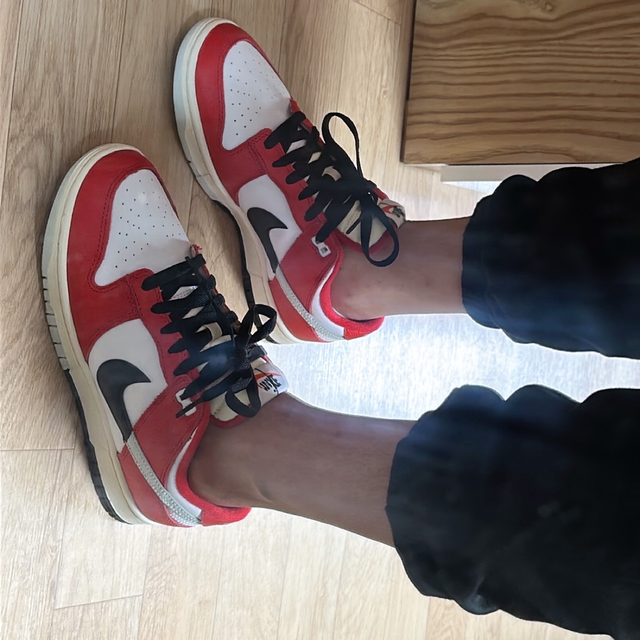 Nike Dunk Low Retro PRM University Red Black 착용 스타일