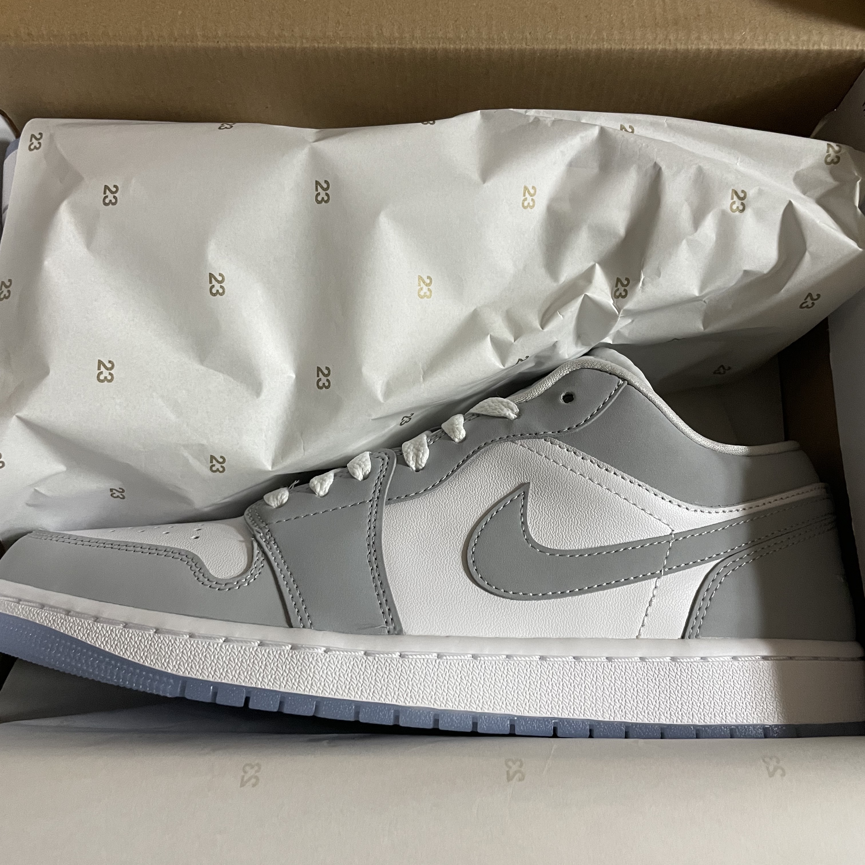 (W) Jordan 1 Low White Wolf Grey 착용 스타일