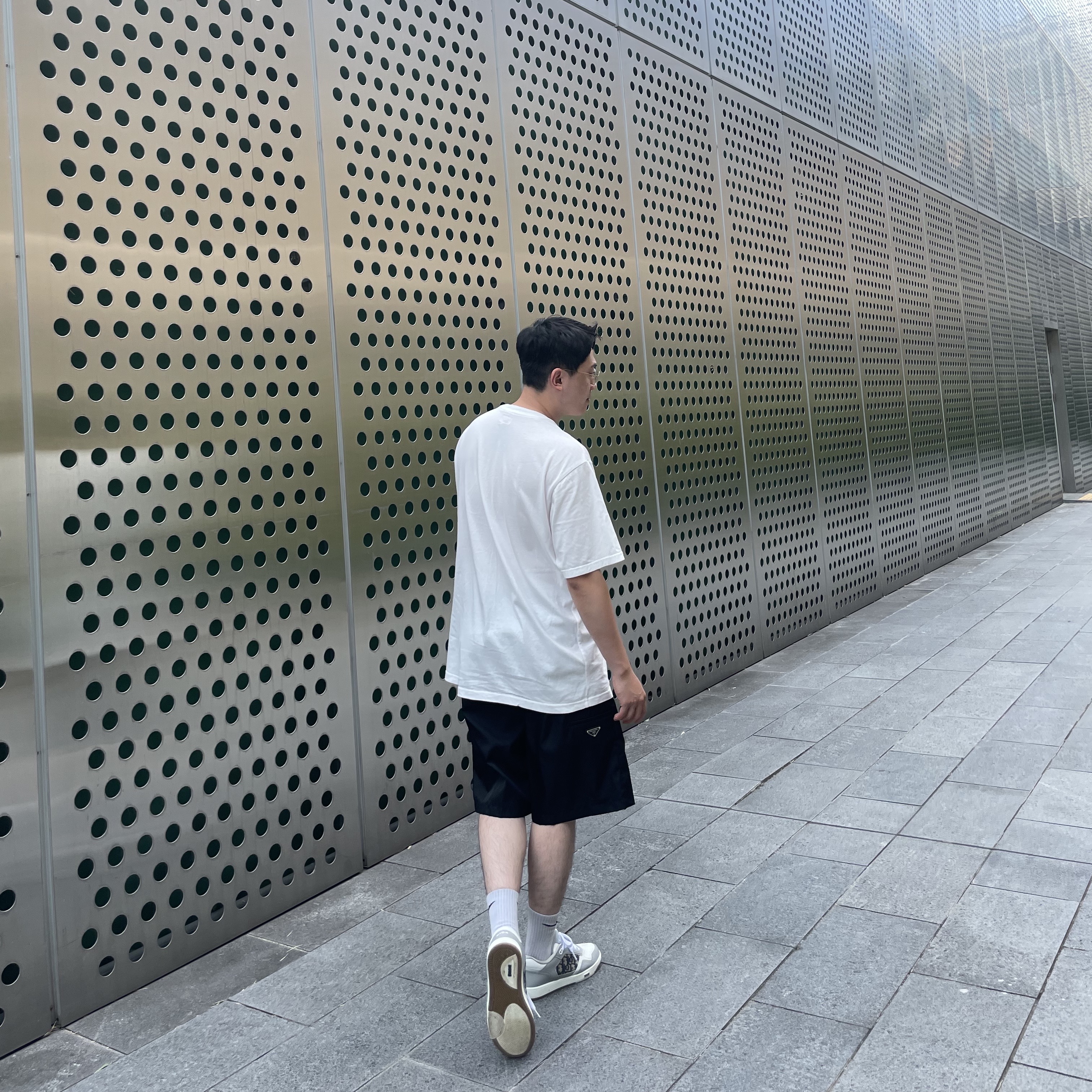 Prada Re-Nylon Bermuda Shorts Black, Supreme Animal Kingdom S/S Top White - 23SS 착용 스타일