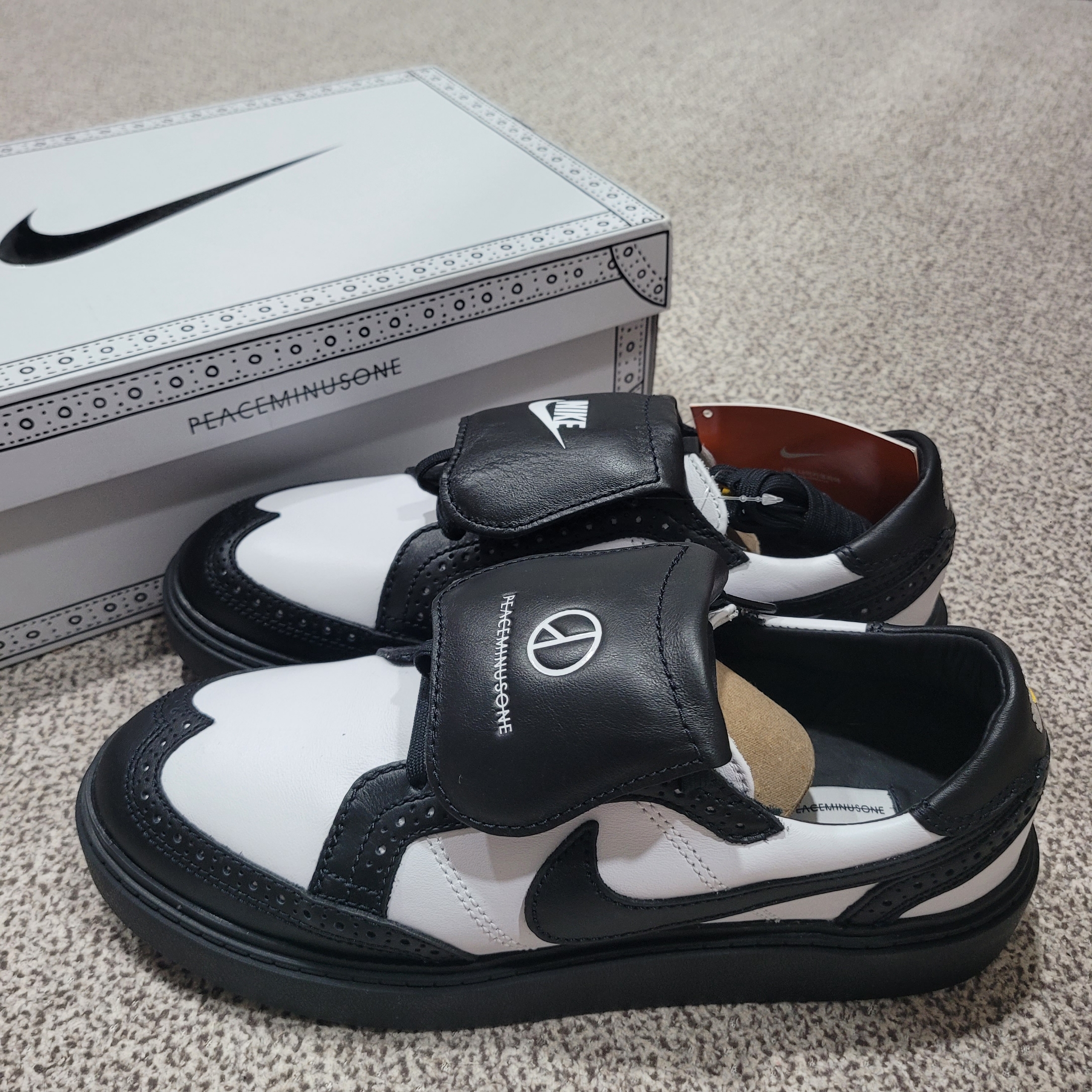 Nike x Peaceminusone Kwondo1 Black and White 착용 스타일 - 3