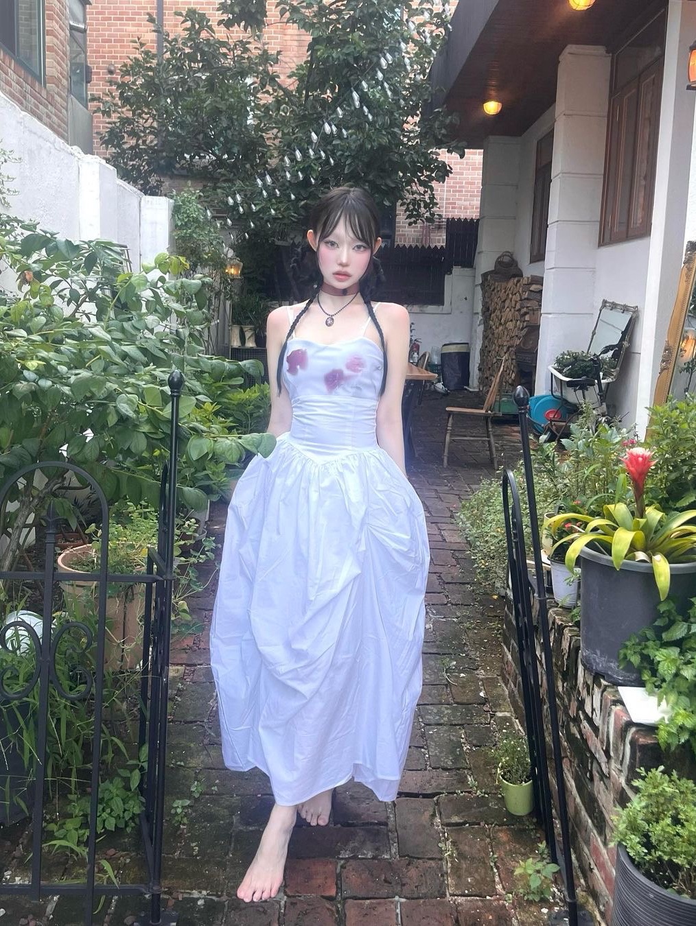 Darling You're Bad Women Unbalanced Shirring Long Dress Black, Darling You're Bad Women Unbalanced Shirring Long Dress Blue 착용 스타일 - 1