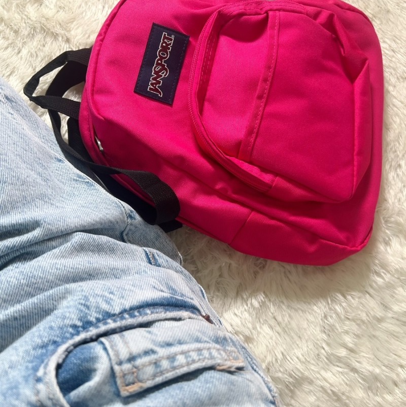 Jansport Half Pint Mini Backpack Midnight Magenta 착용 스타일 - 2