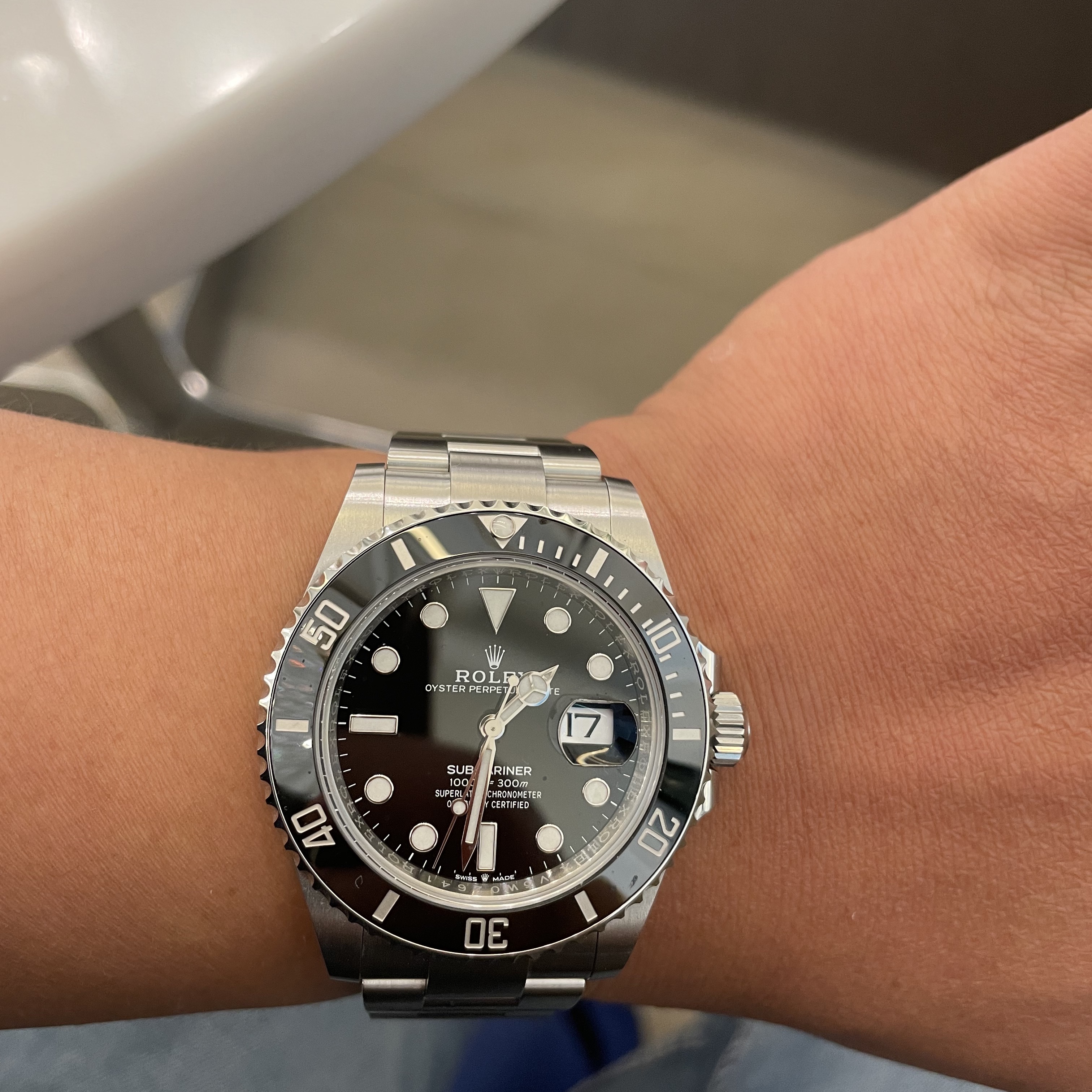 Rolex Submariner Date 41mm 126610LN Black Oyster 착용 스타일