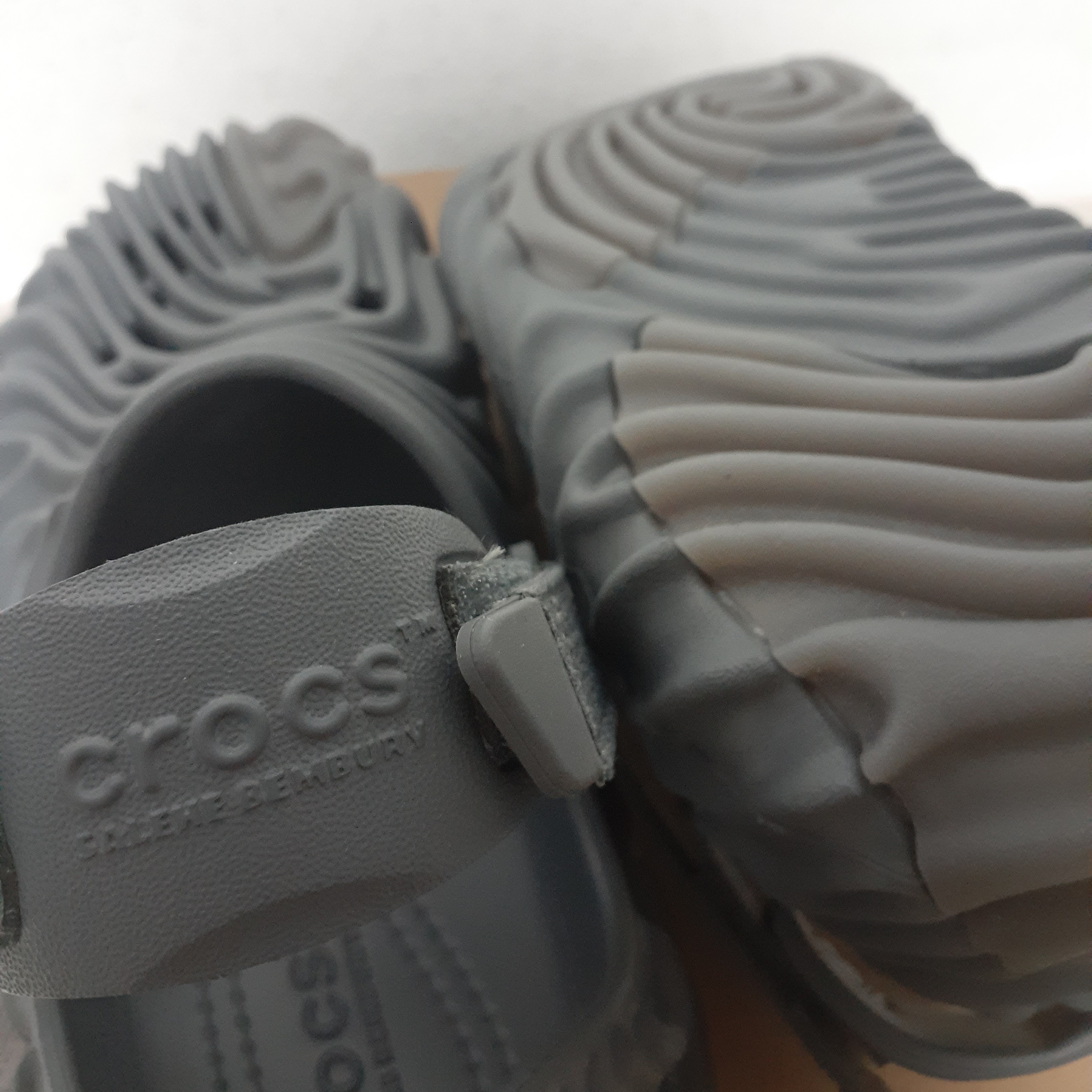 Crocs x Salehe Bembury Pollex Clog Niagara 착용 스타일