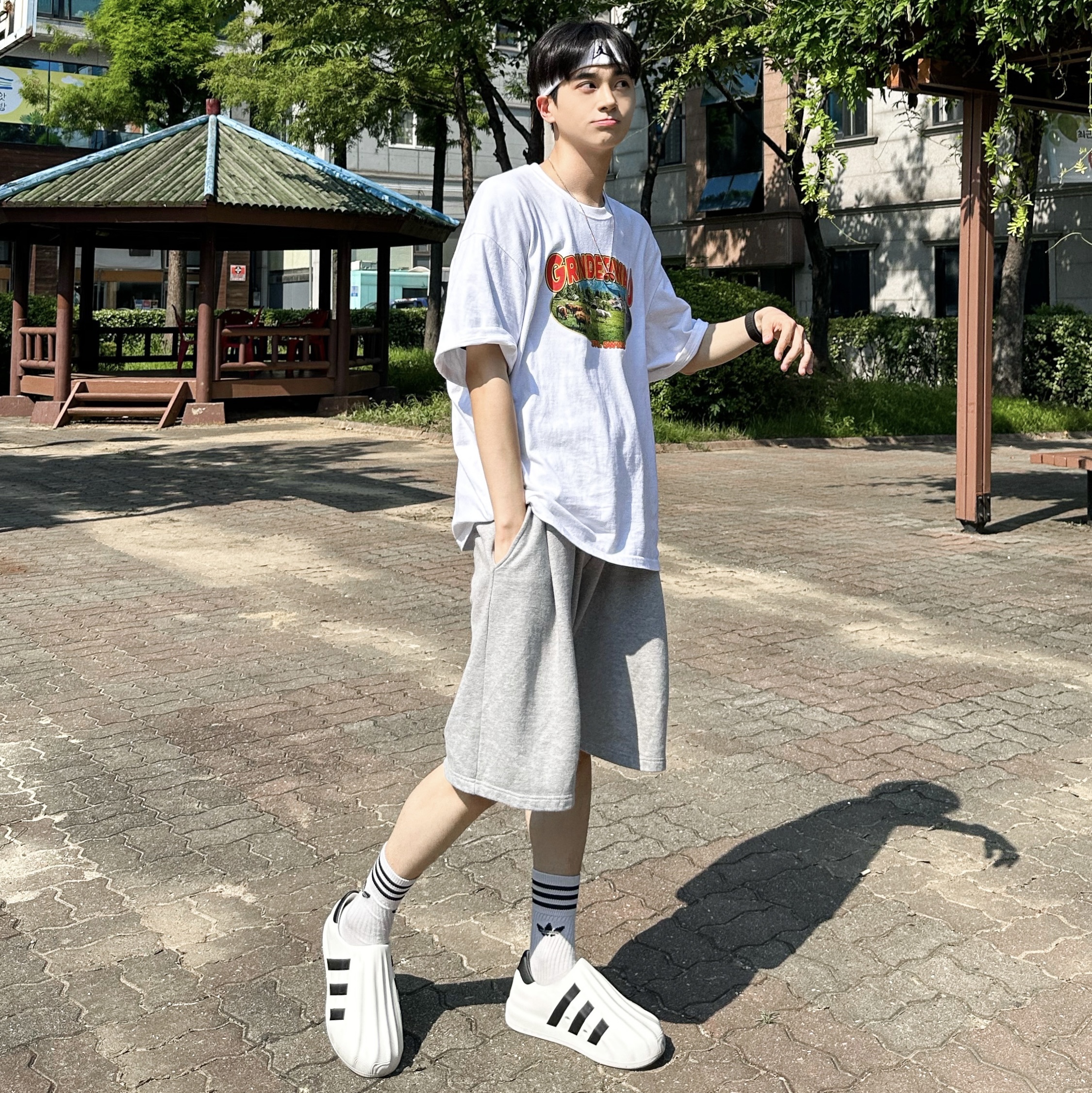 Adidas Adifom Superstar Core White 착용 스타일 - 1