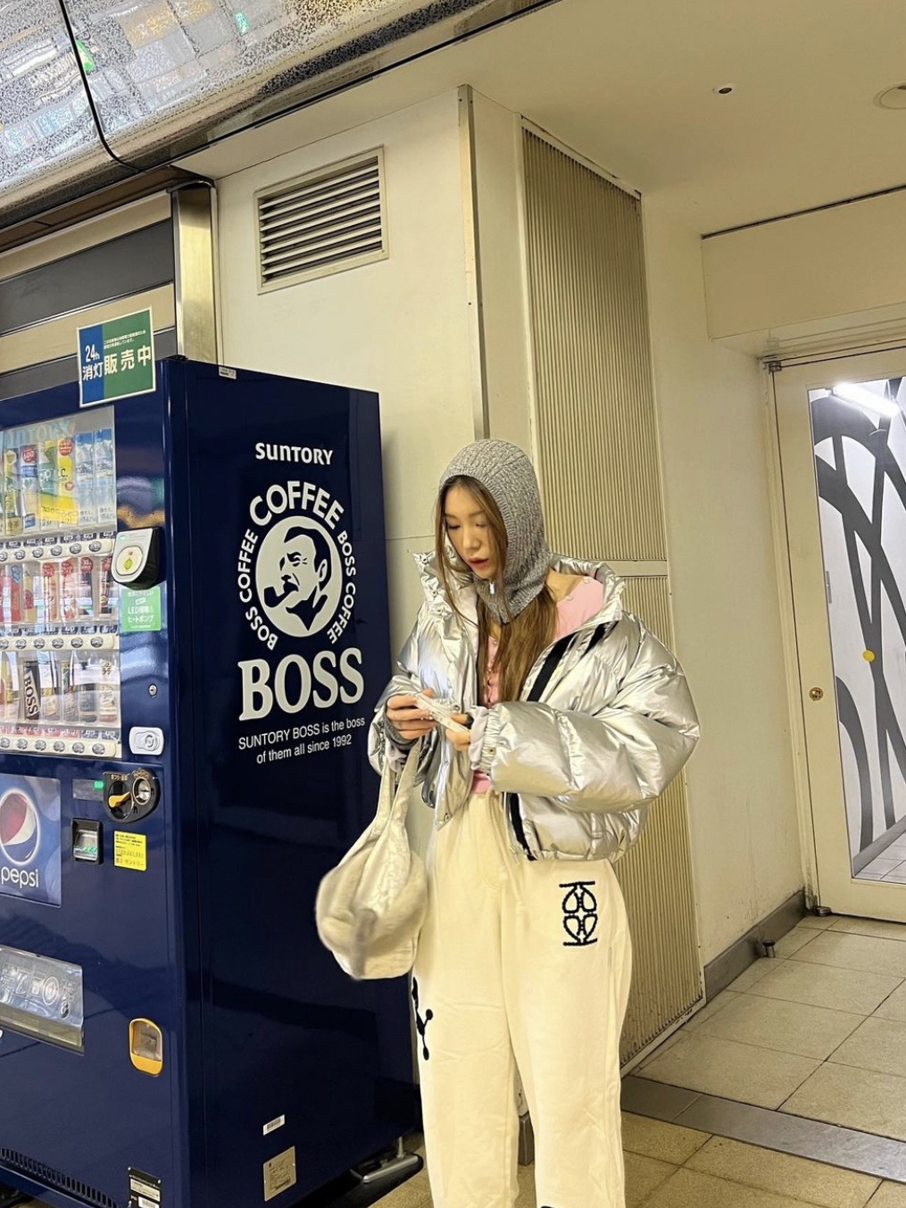 (W) Open Yy Zip Up Balaclava Gray, (W) Open Yy Product Zip Up Balaclava Beige 착용 스타일
