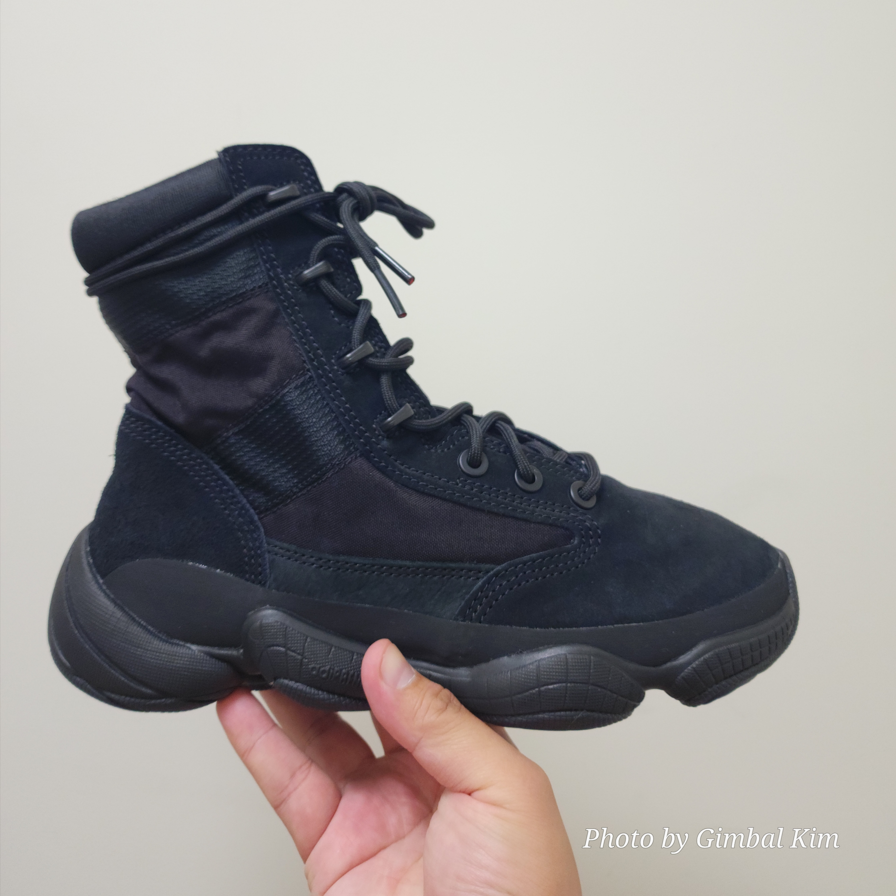 Adidas Yeezy 500 High Tactical Utility Black 착용 스타일