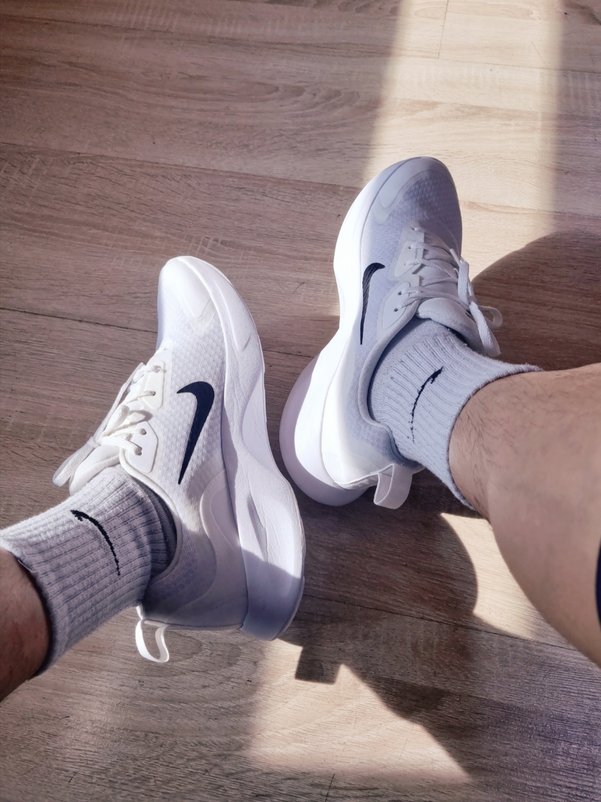 (W) Nike Wearallday White Black 착용 스타일 - 2