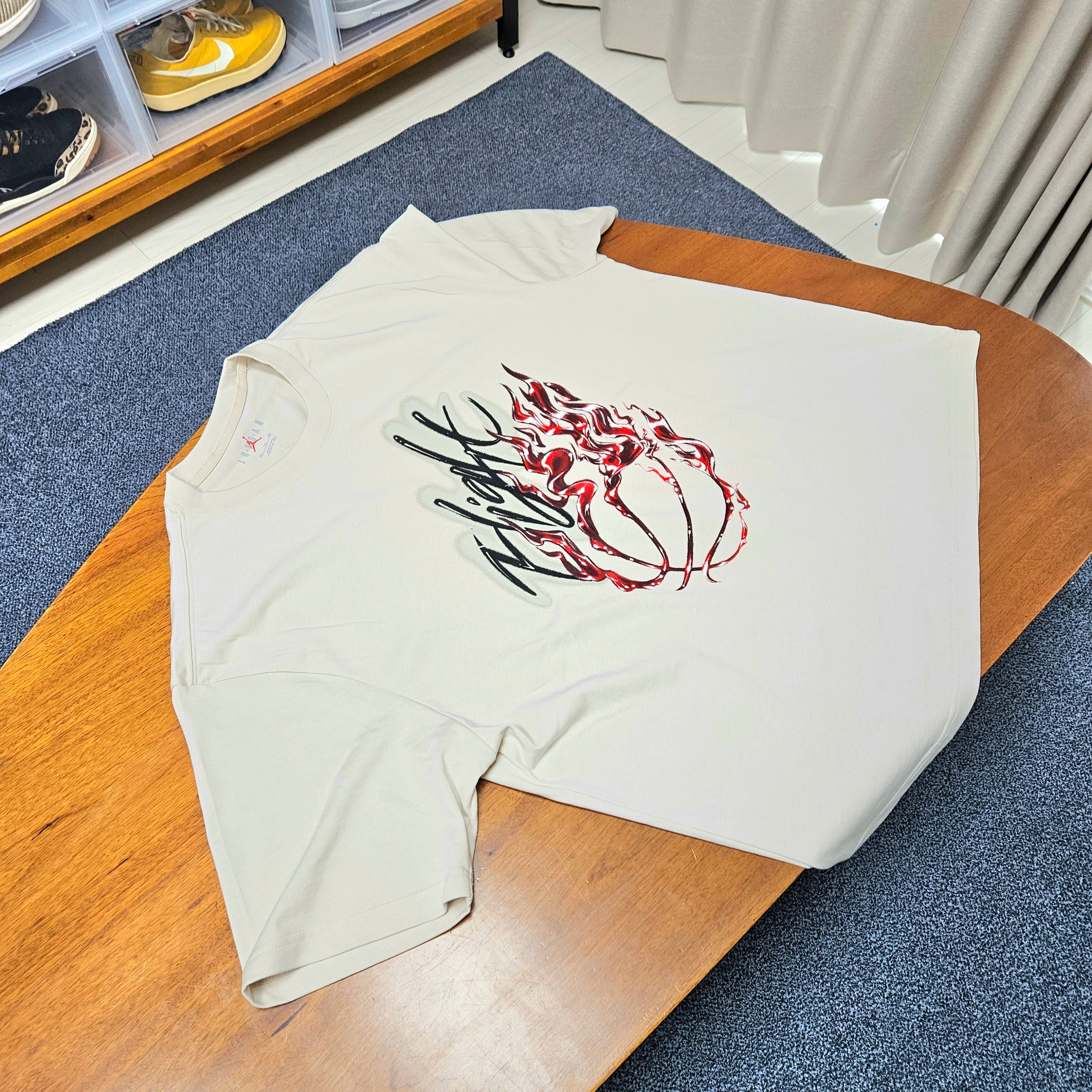 Jordan x Travis Scott T-Shirt Light Mahogany Brown - Asia, Jordan x Travis Scott Shorts Light Iron Ore - US/EU 착용 스타일 - 1