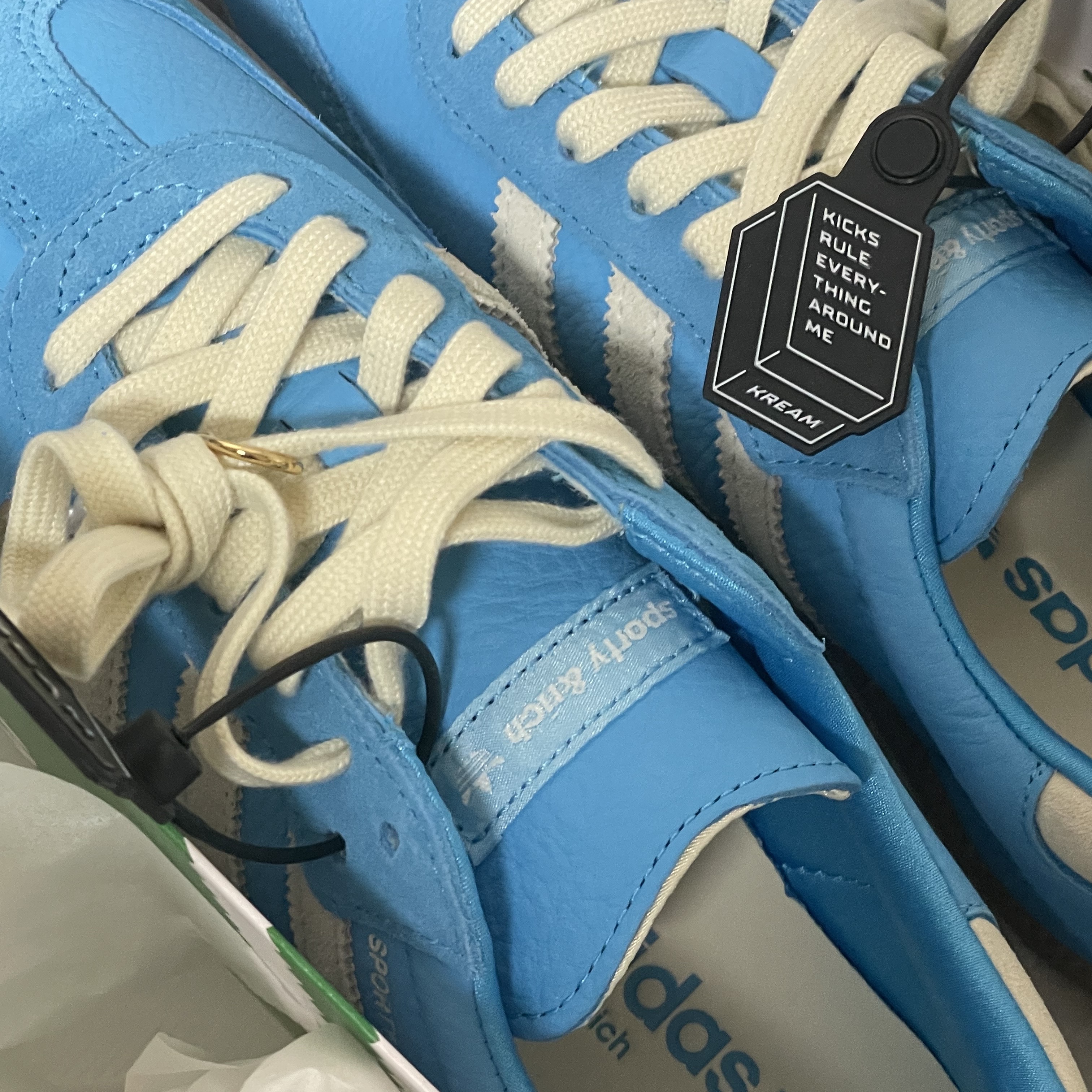 Adidas x Sporty & Rich Samba Blue Rush Cream White 착용 스타일 - 2