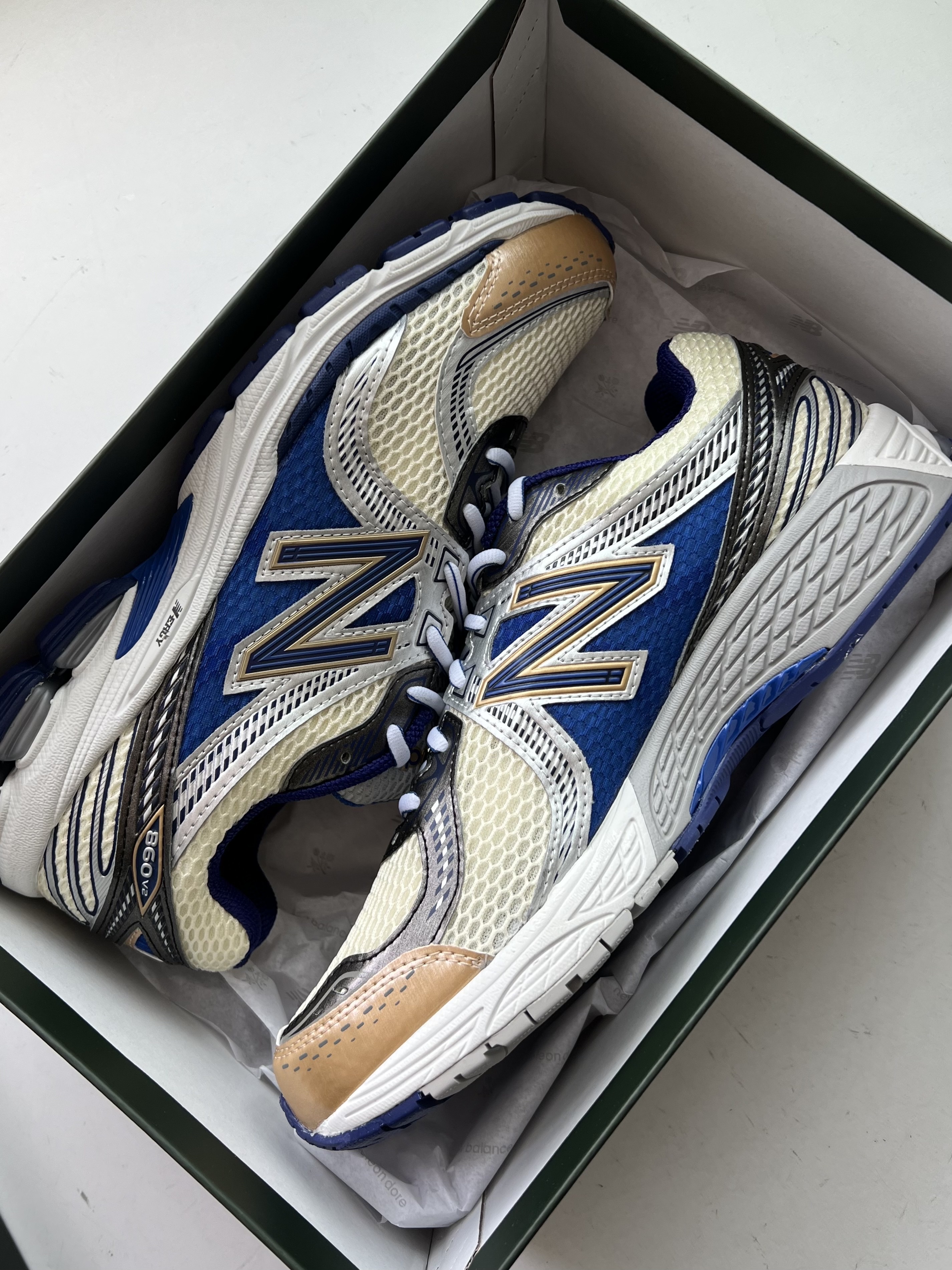 New Balance x Aime Leon Dore 860v2 Blue 착용 스타일
