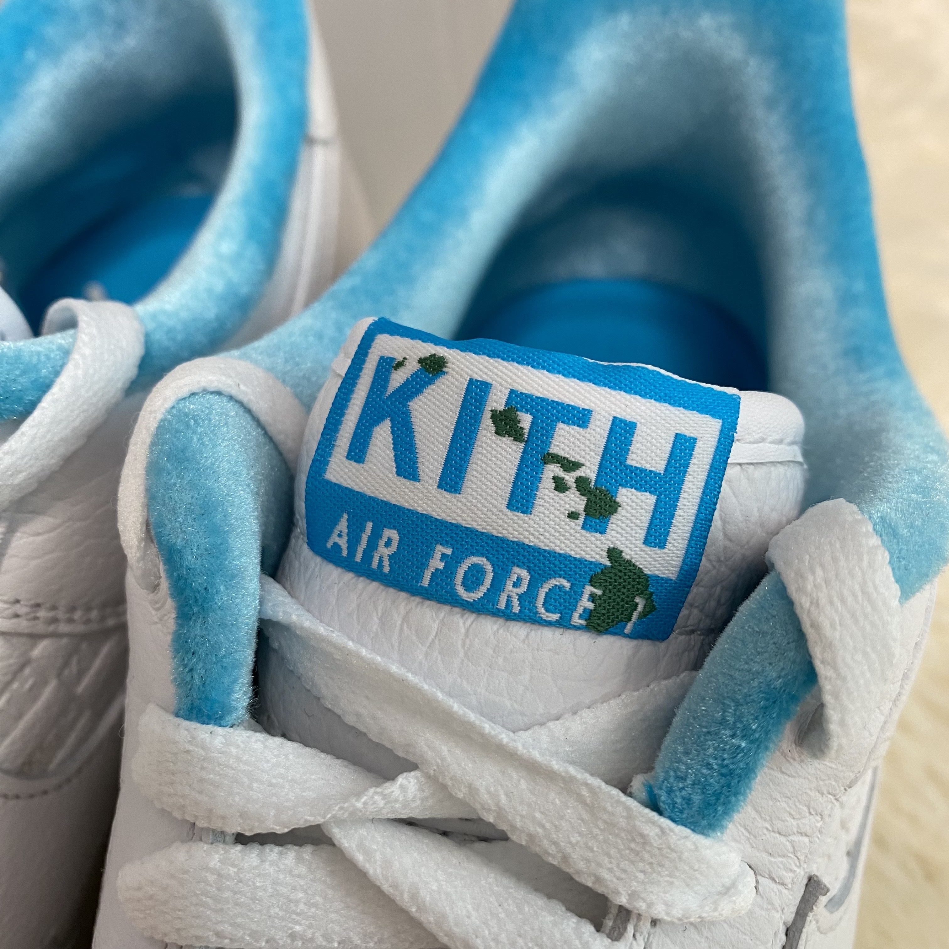 Nike x Kith Air Force 1 Low Hawaii 착용 스타일 - 2