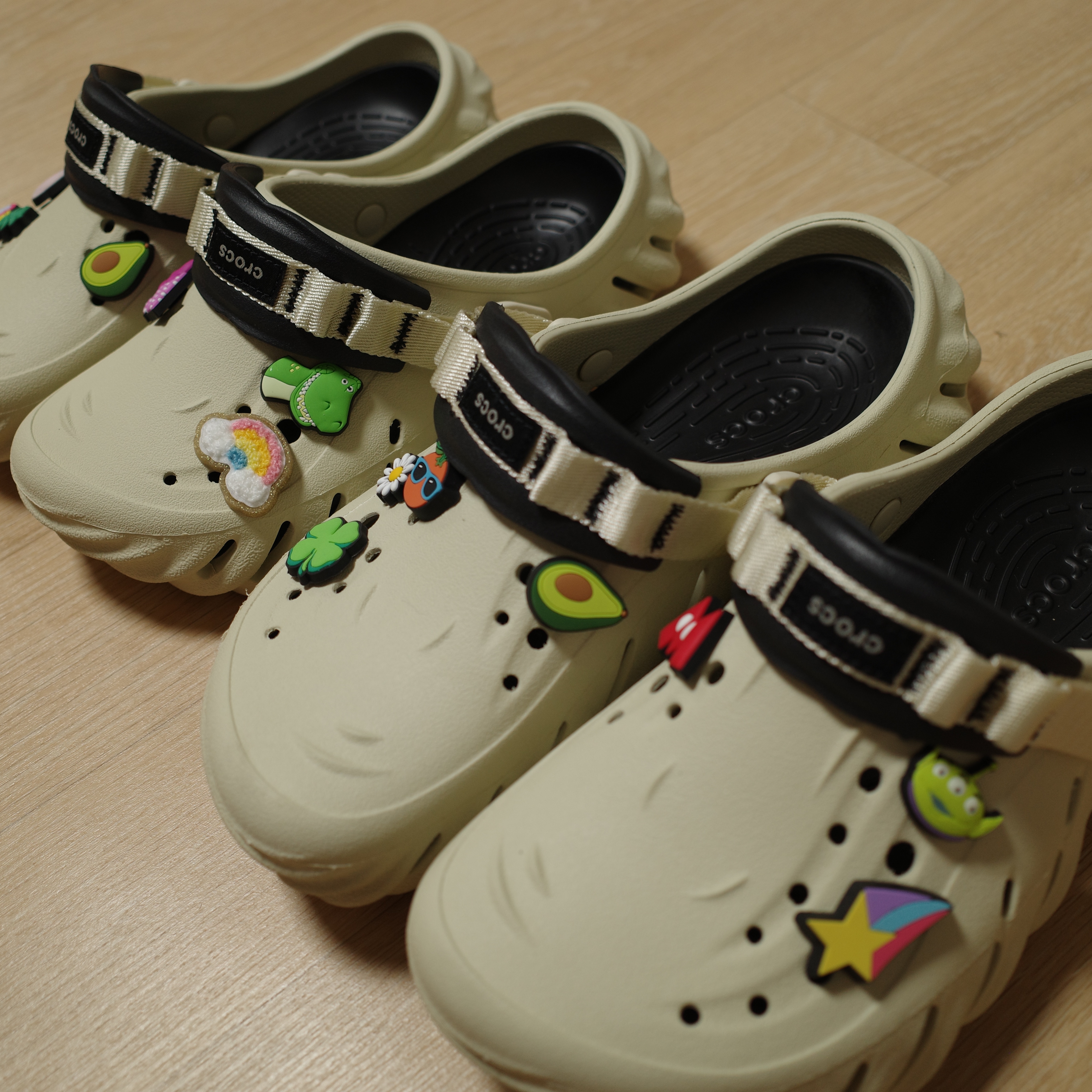 Crocs Echo Clog Bone Black 착용 스타일