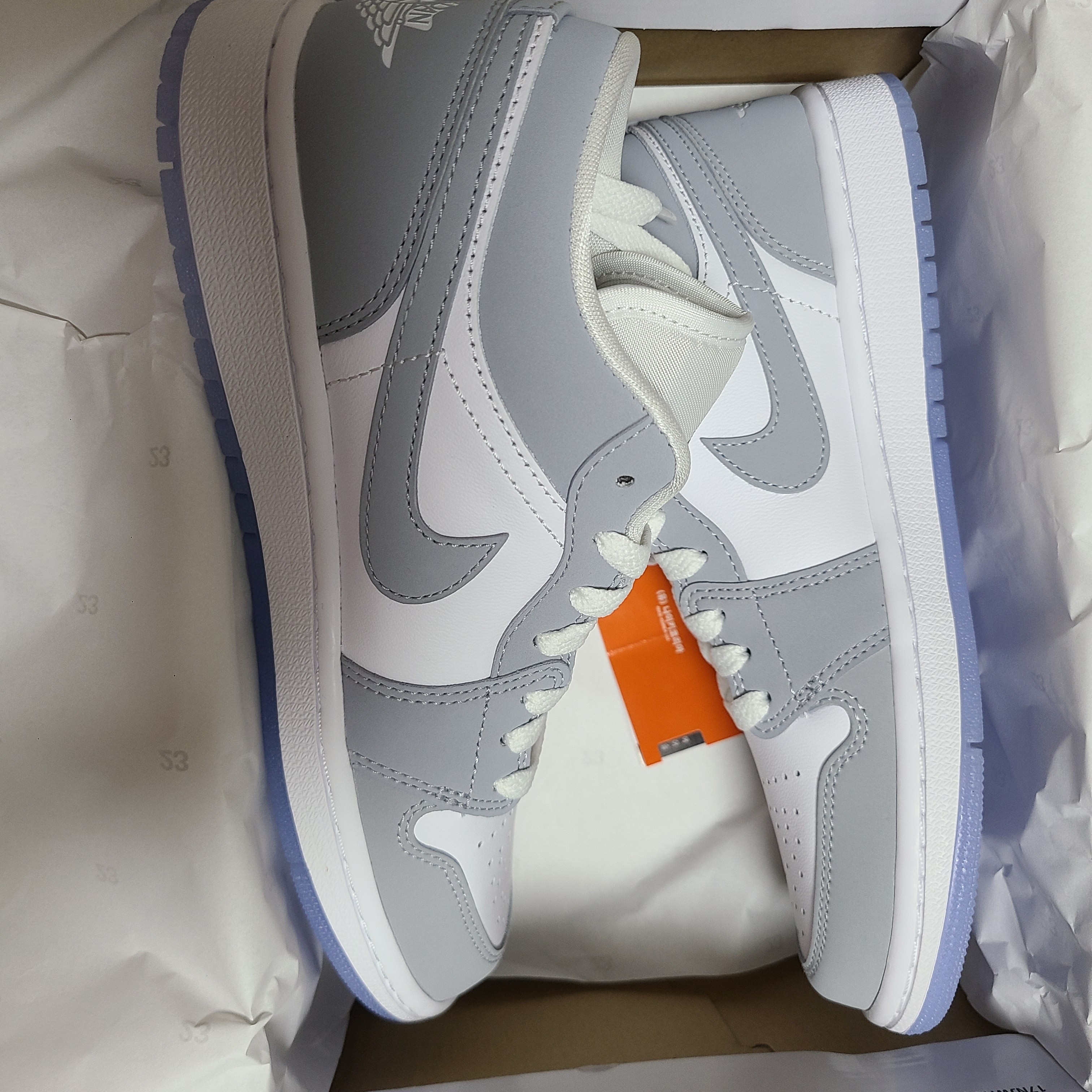 (W) Jordan 1 Low White Wolf Grey 착용 스타일 - 2