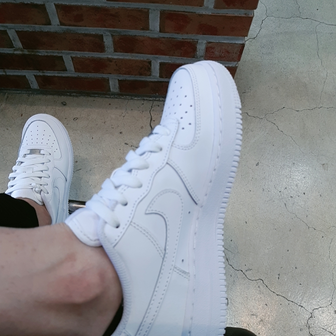 (GS) Nike Air Force 1 LE White 착용 스타일