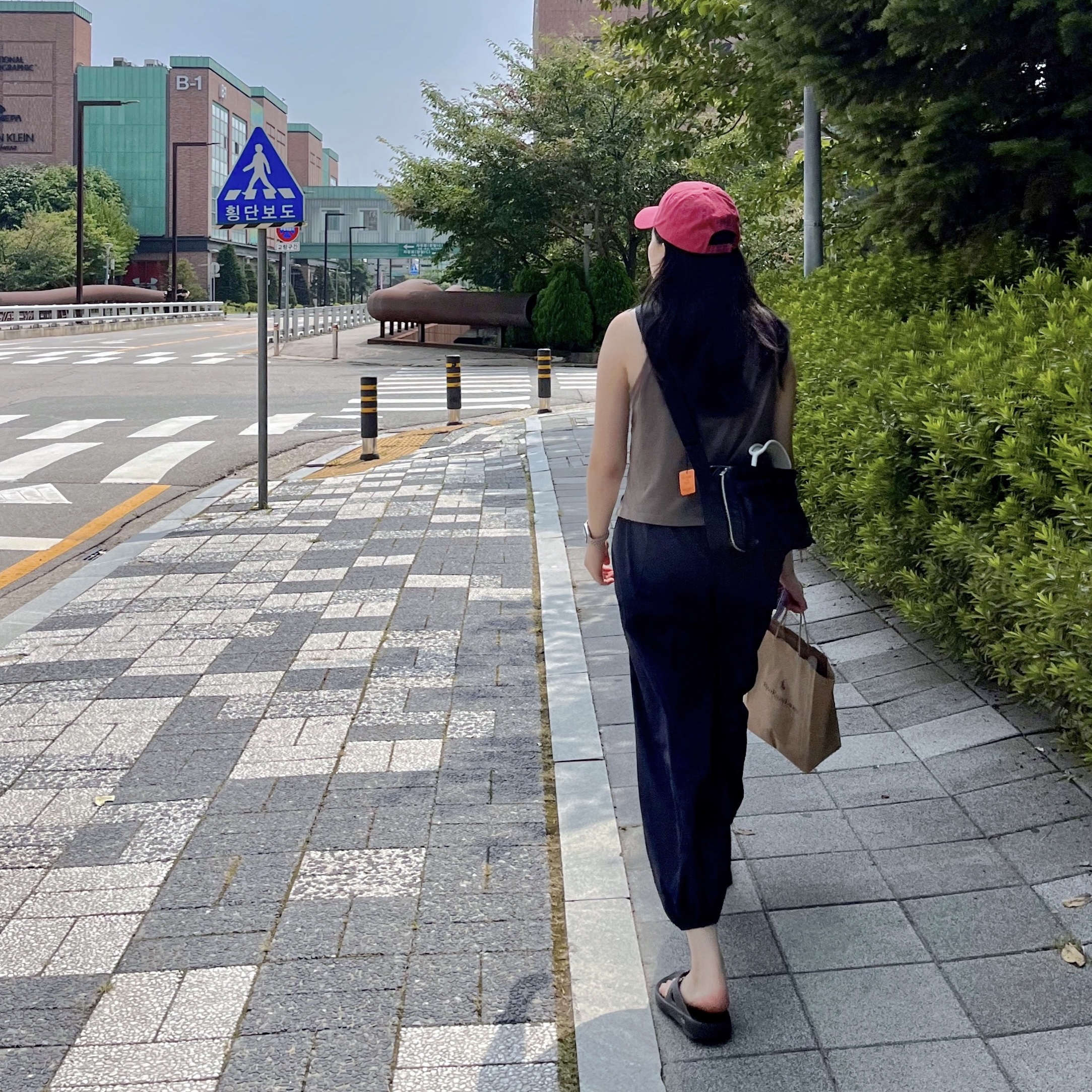 Porter Tanker Shoulder Bag S Black, Oofos OOriginal Black 착용 스타일