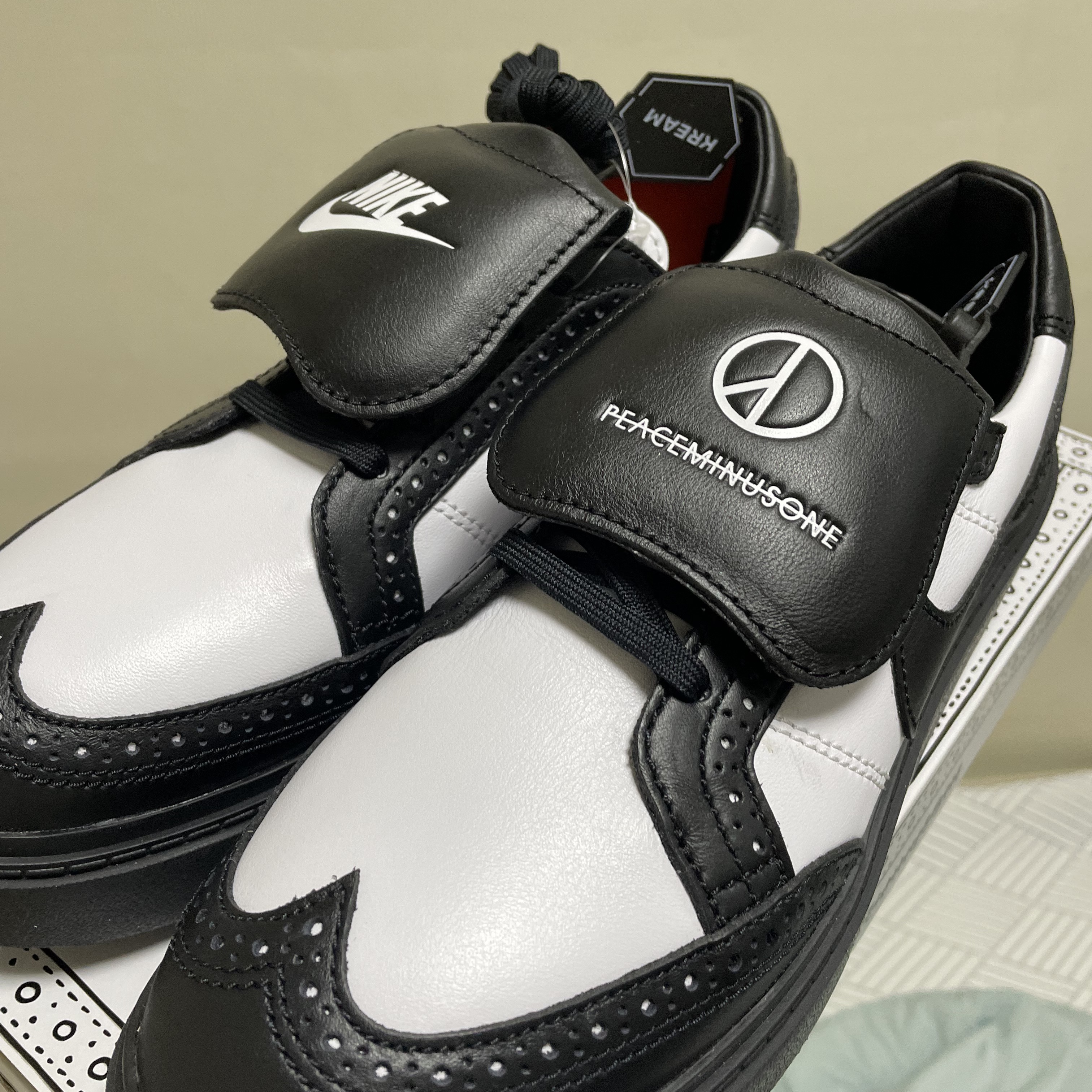 Nike x Peaceminusone Kwondo1 Black and White 착용 스타일 - 2