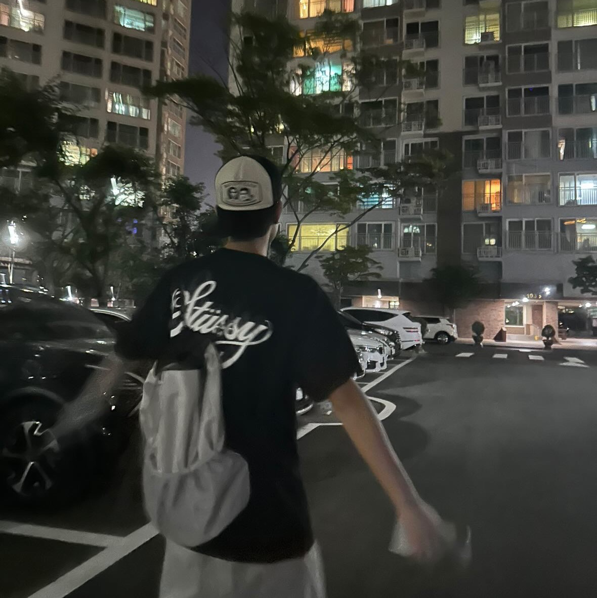 Stussy World Tour T-Shirt Black 착용 스타일