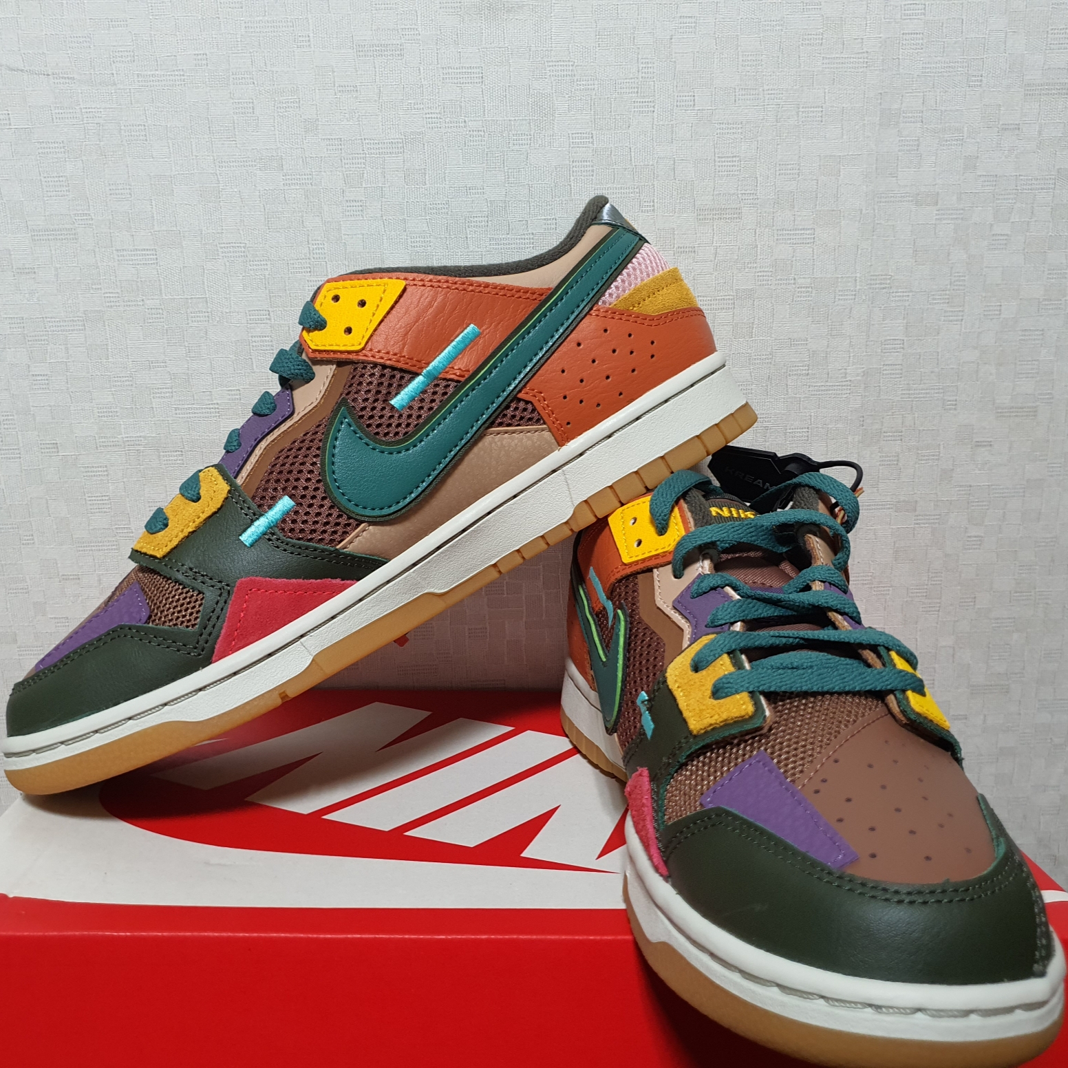 Nike Dunk Scrap Archeo Brown 착용 스타일