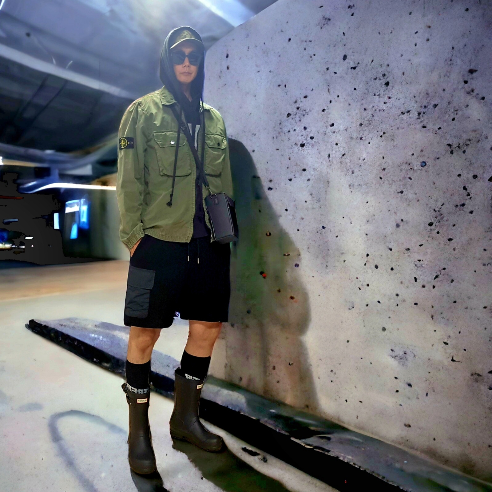 Hunter Original Short Wellington Boots Black 착용 스타일 - 1