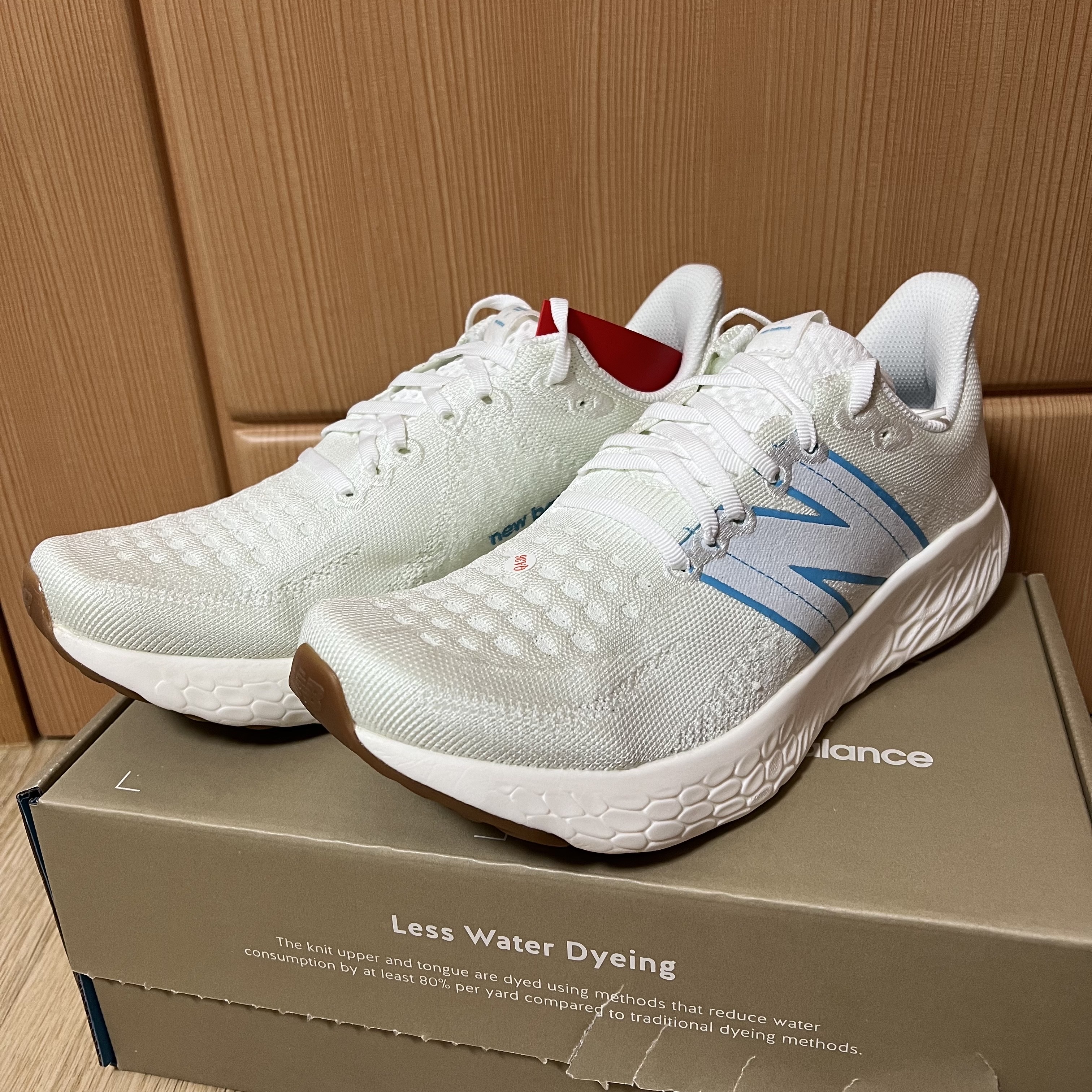 New Balance x Blue Bottle Coffee Fresh Foam X 1080v12 Undyed With Blue - 2E Wide 착용 스타일 - 5