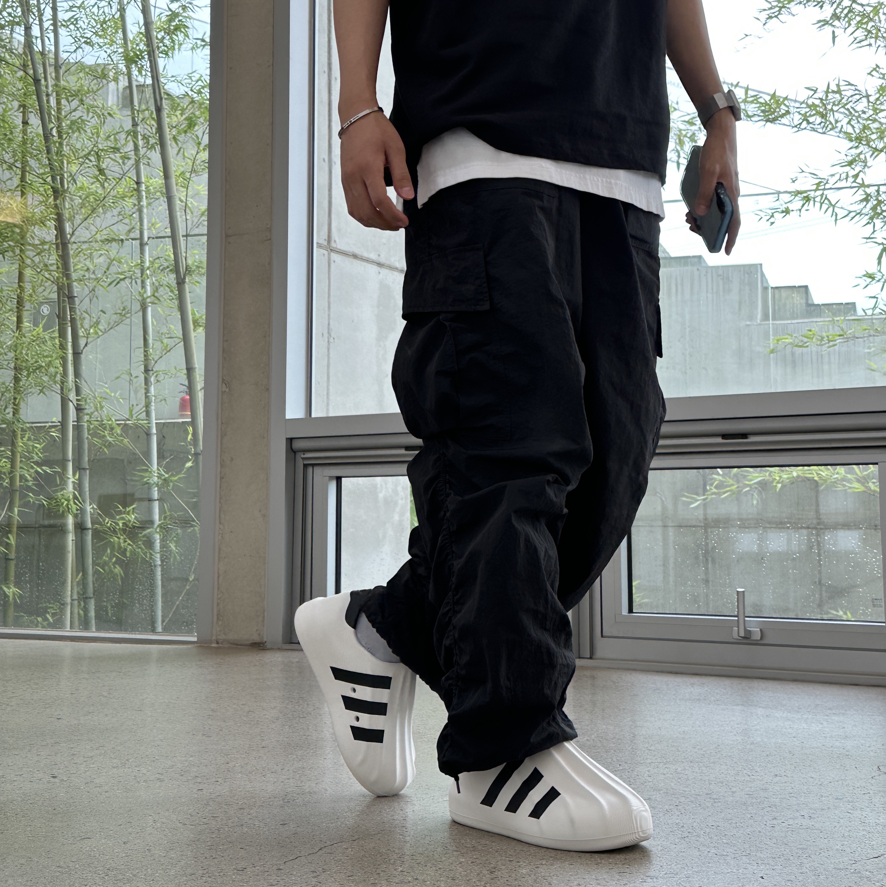 Adidas Adifom Superstar Core White 착용 스타일