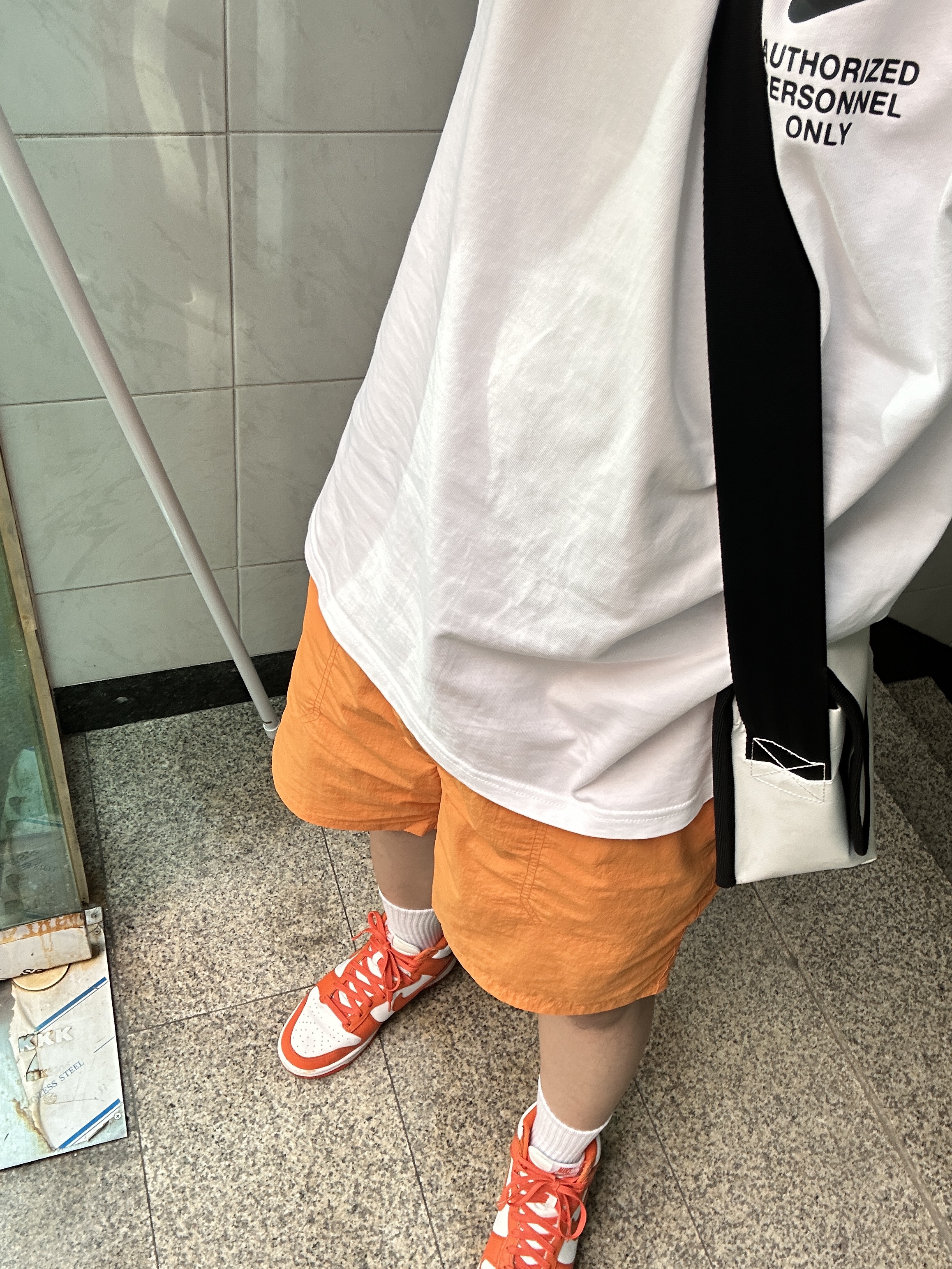 Nike Dunk High Retro Orange Blaze, Ader Error Small Trace Esty Messanger Bag White 착용 스타일