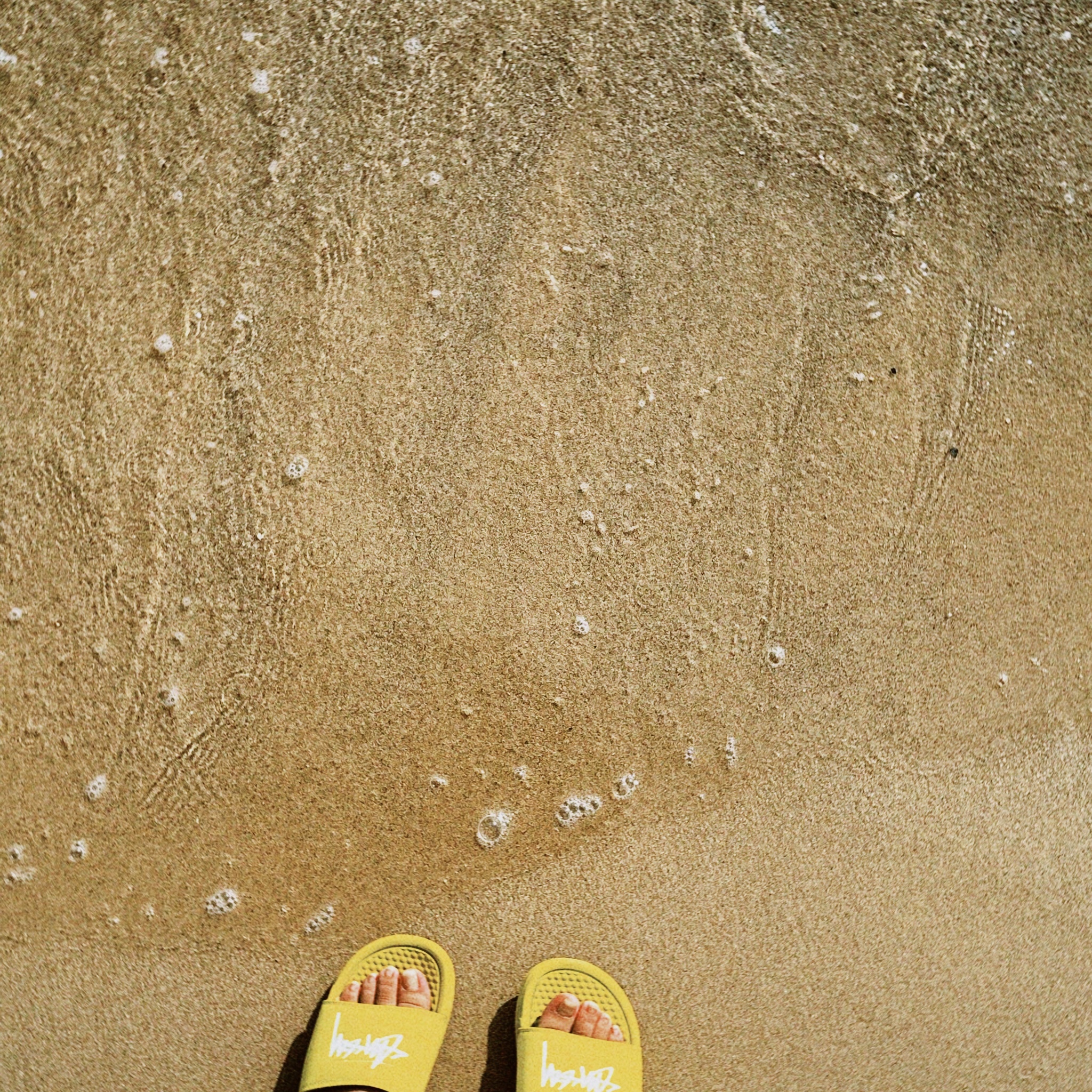 Nike x Stussy Benassi Slide Volt 착용 스타일 - 3