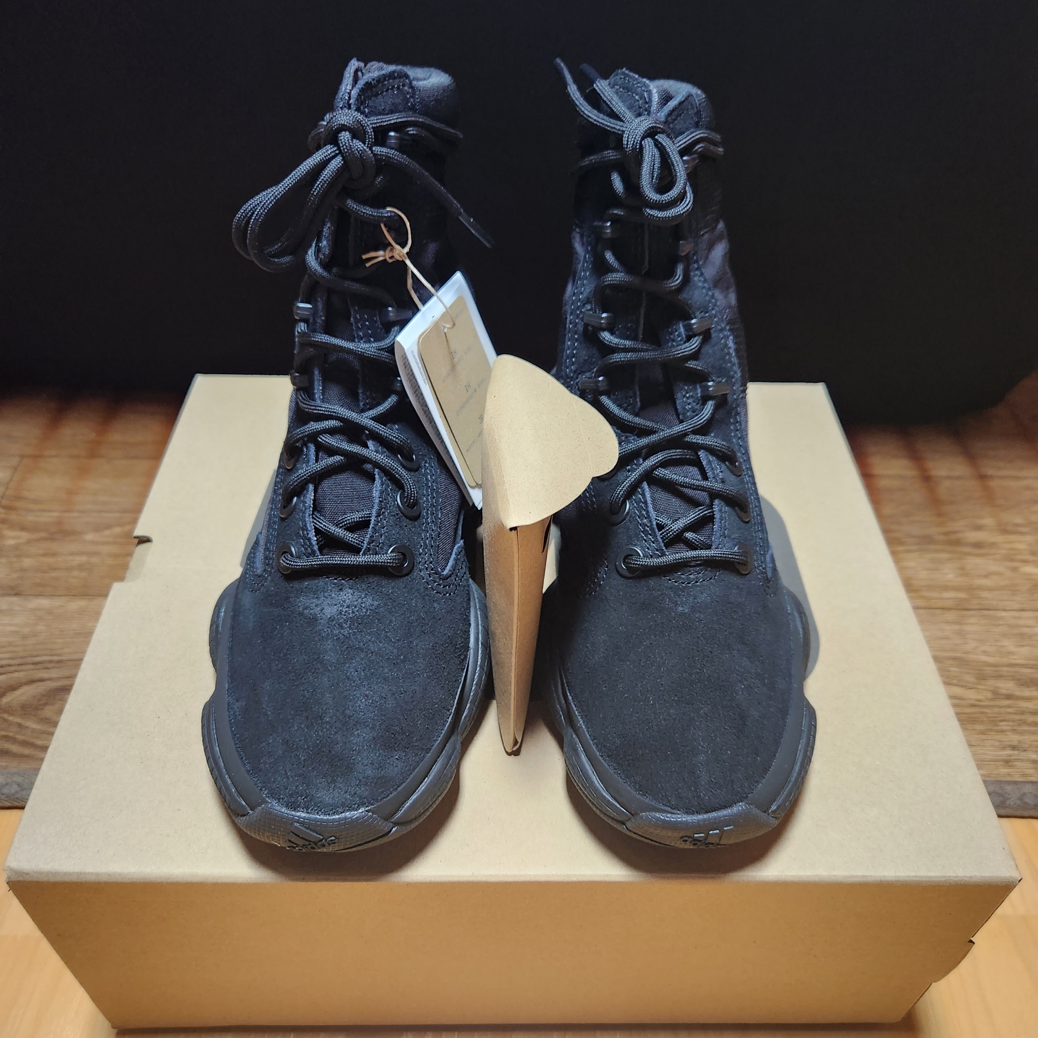 Adidas Yeezy 500 High Tactical Utility Black 착용 스타일 - 1