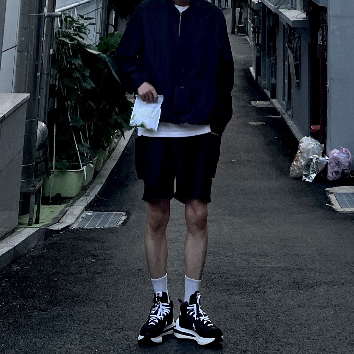 Nike x Sacai x Jean Paul Gaultier VaporWaffle Black White 착용 스타일
