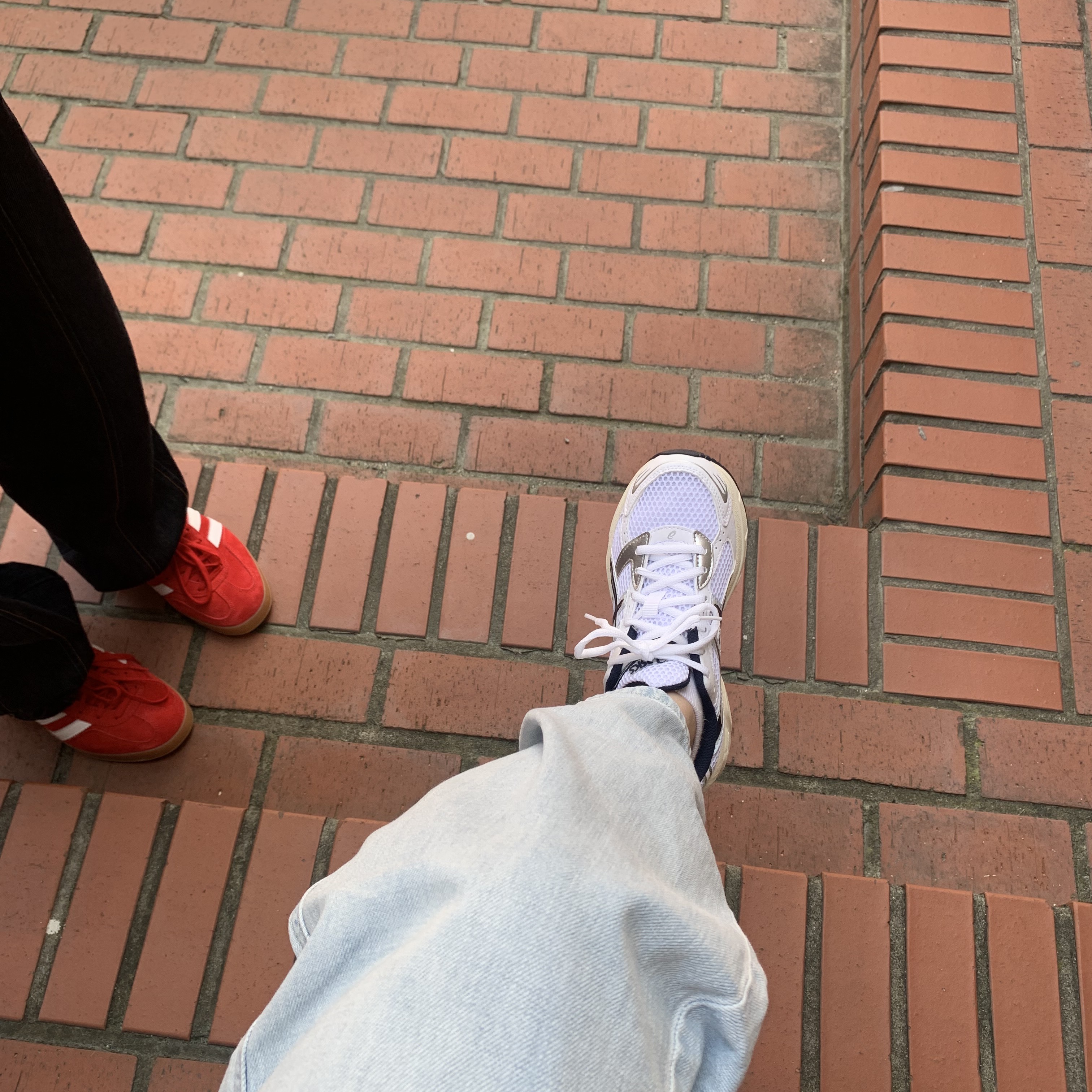 (W) Asics Gel-1130 White Midnight, Adidas Gazelle Indoor Scarlet 착용 스타일 - 1