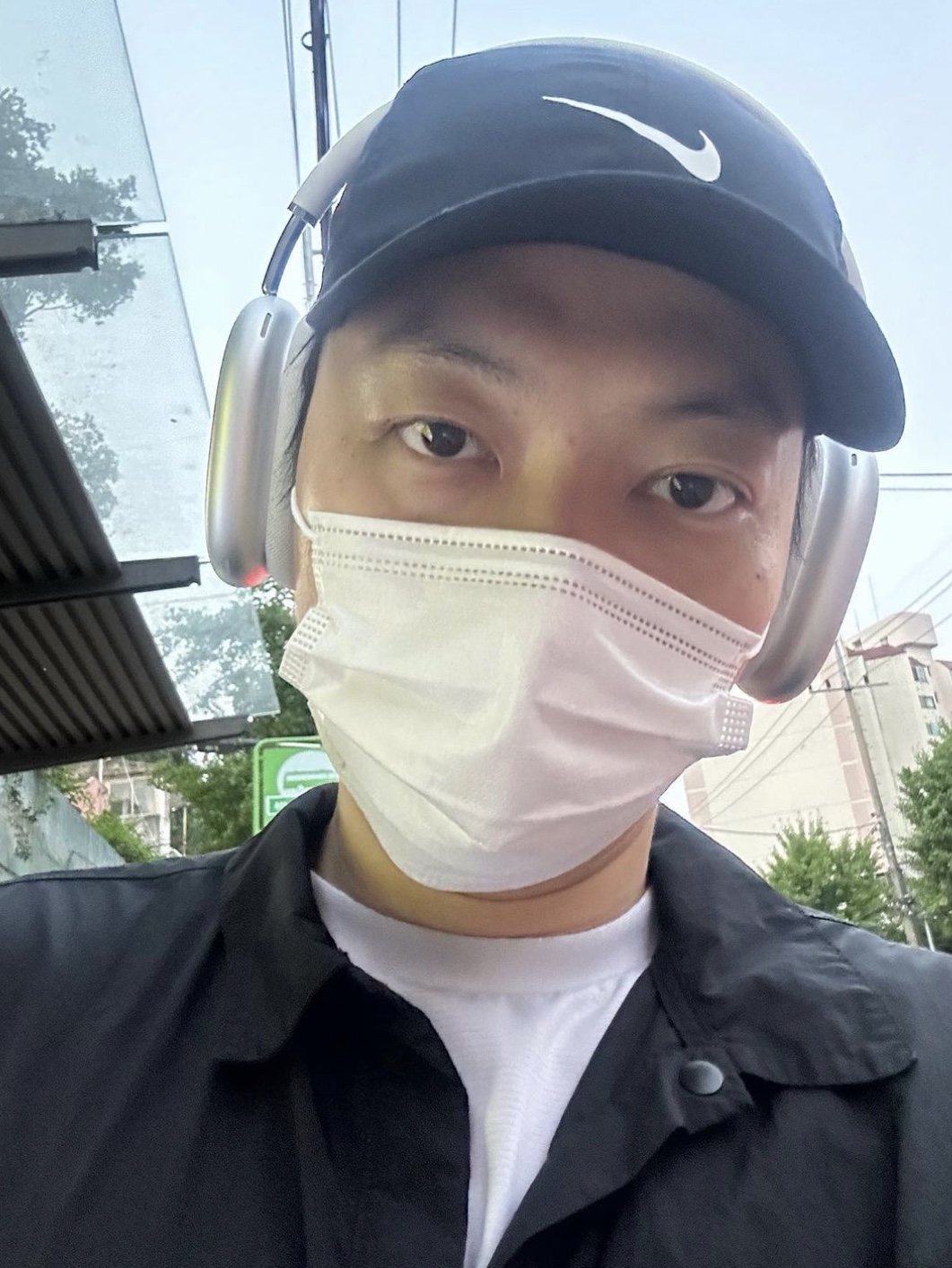 Apple AirPods Max Lightning Silver (Korean Ver.), Nike Dri-Fit Legacy 91 Golf Cap Black 착용 스타일